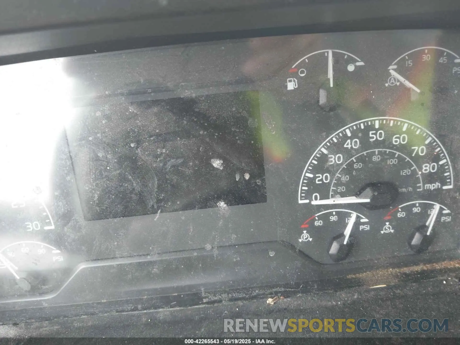 5 fotografías del automóvil dañado 4V4NC9EH1KN205269 VOLVO VNL 2019