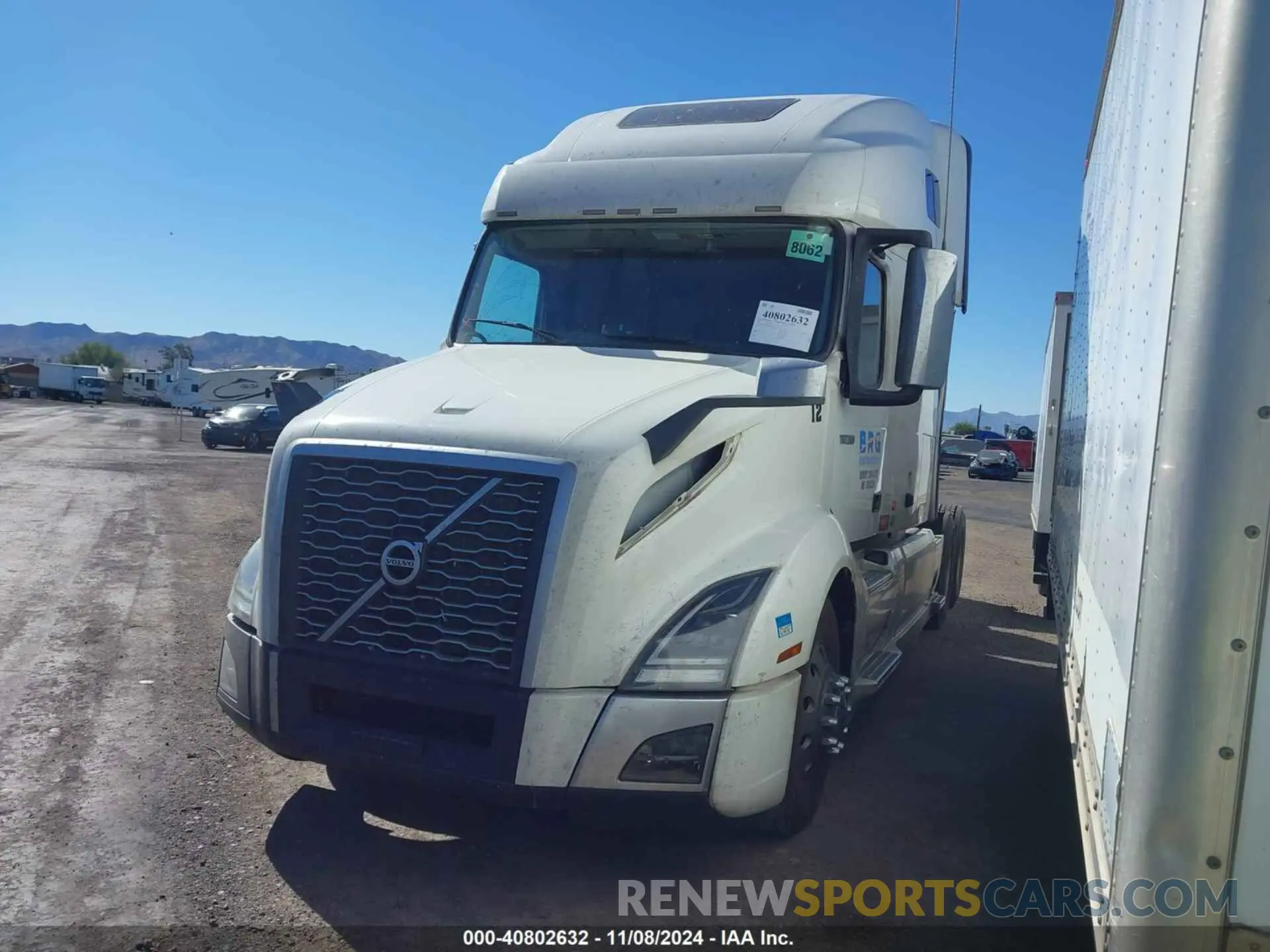 2 fotografías del automóvil dañado 4V4NC9EH1KN215834 VOLVO VNL 2019