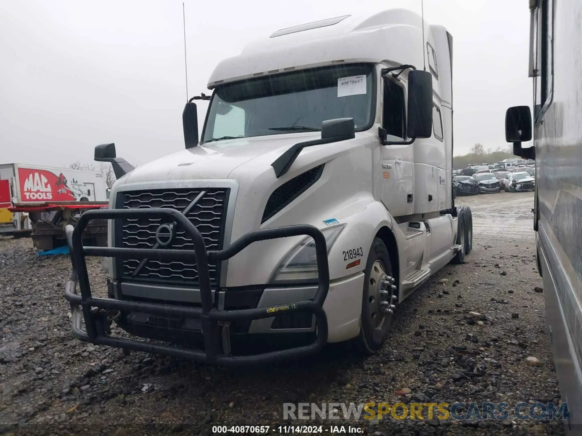 2 fotografías del automóvil dañado 4V4NC9EH3KN871971 VOLVO VNL 2019