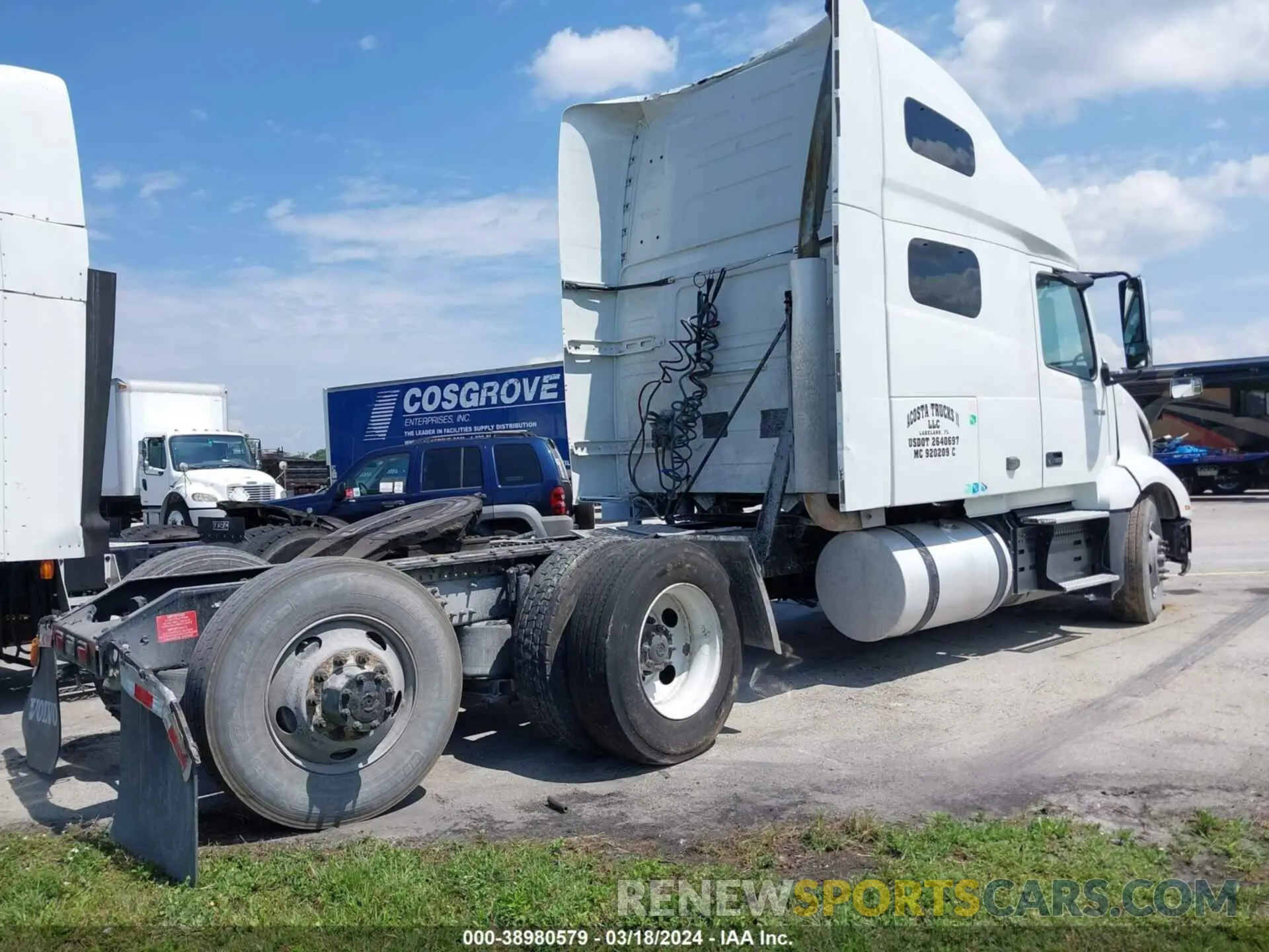 4 fotografías del automóvil dañado 4V4NC9EH5KN213584 VOLVO VNL 2019