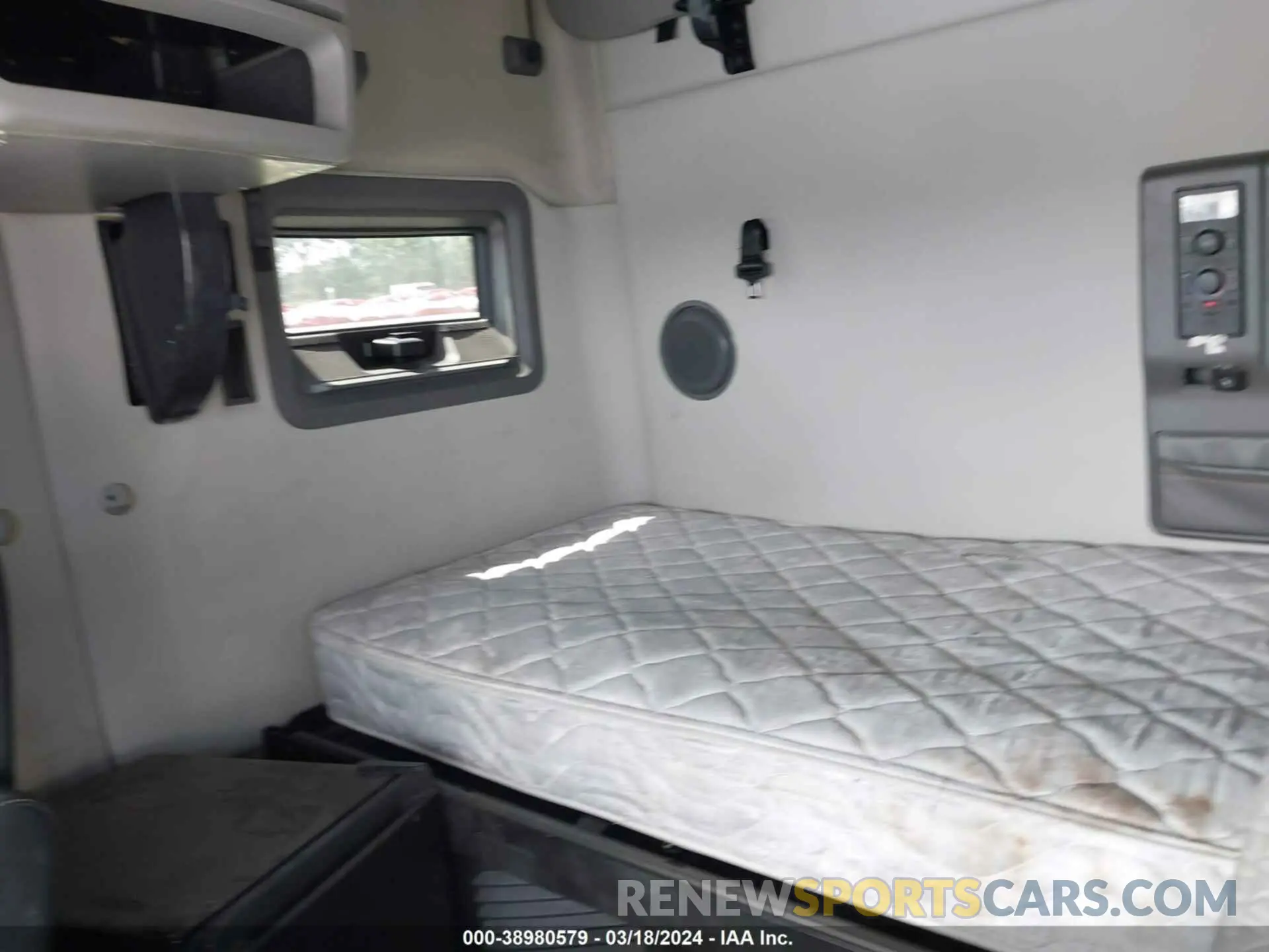 7 fotografías del automóvil dañado 4V4NC9EH5KN213584 VOLVO VNL 2019