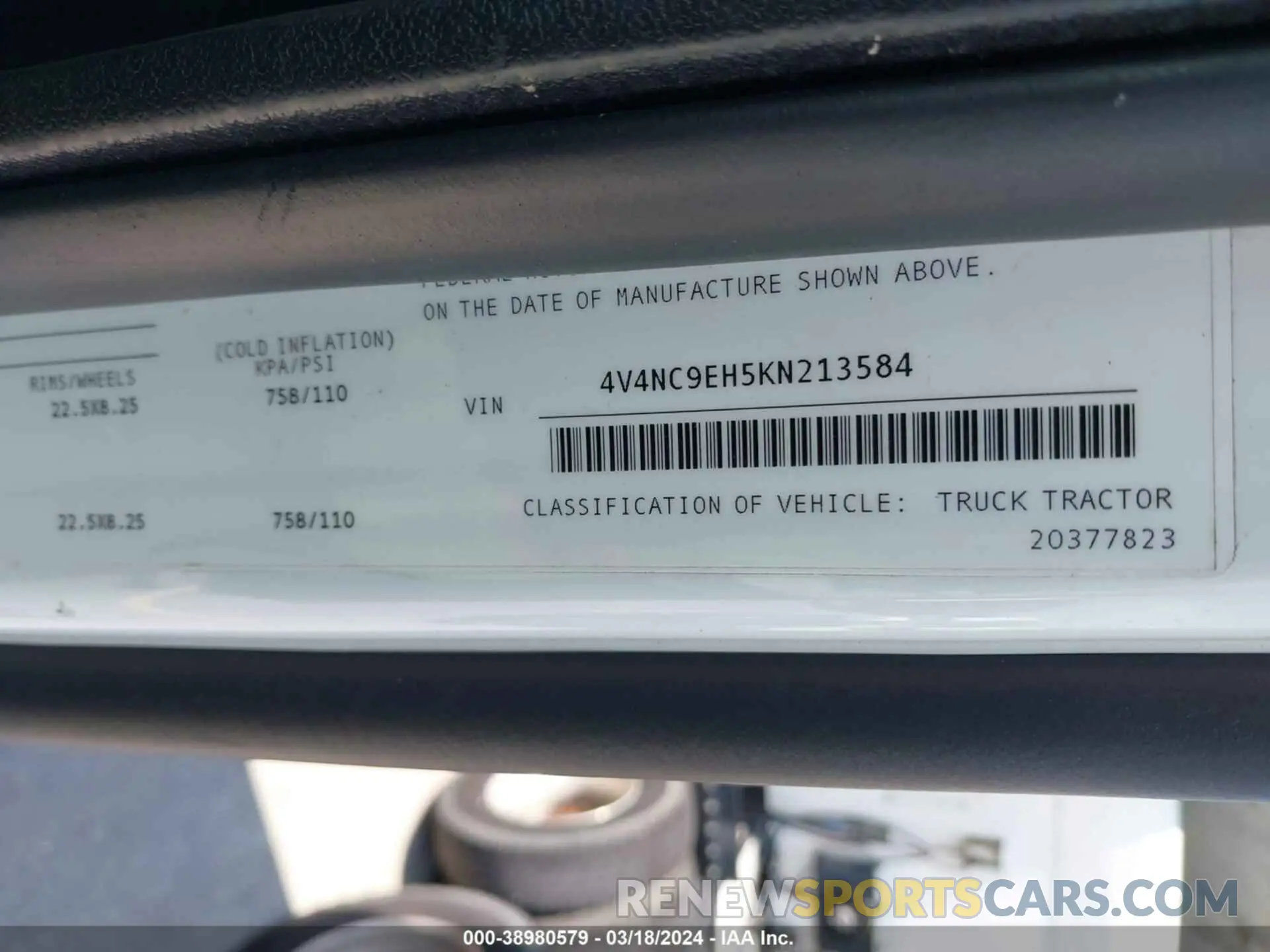 8 fotografías del automóvil dañado 4V4NC9EH5KN213584 VOLVO VNL 2019