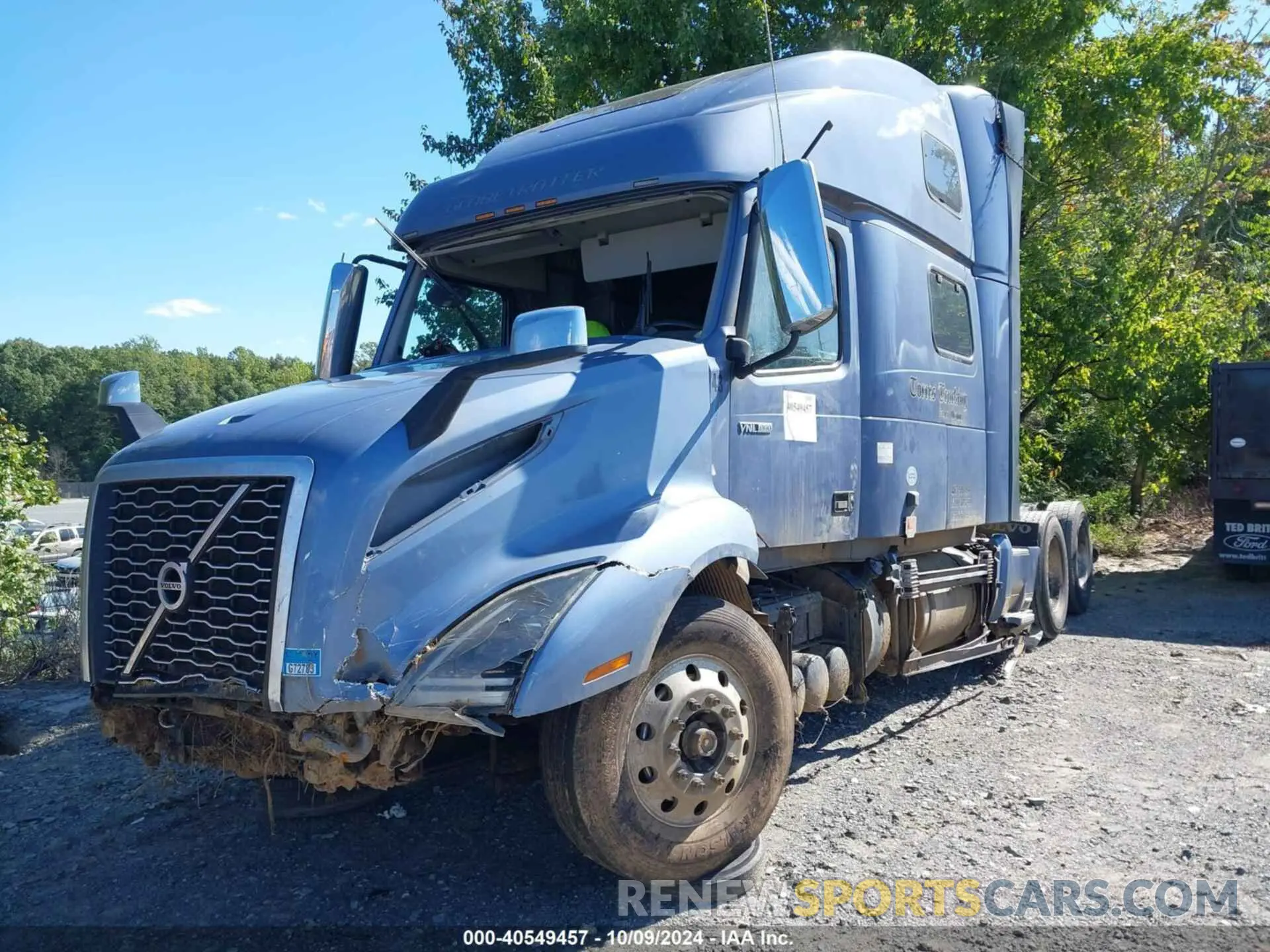 2 fotografías del automóvil dañado 4V4NC9EH5KN903724 VOLVO VNL 2019