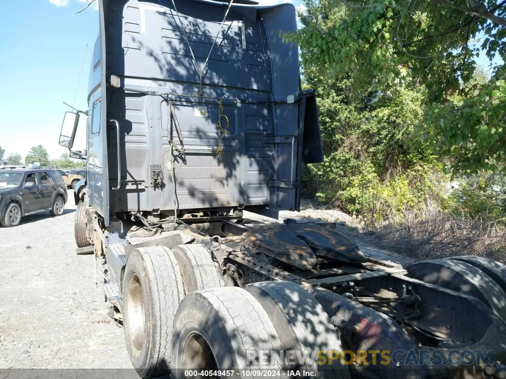 3 fotografías del automóvil dañado 4V4NC9EH5KN903724 VOLVO VNL 2019