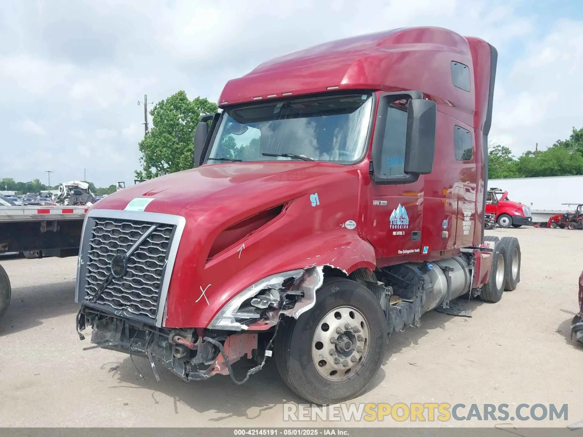 2 fotografías del automóvil dañado 4V4NC9EH0LN230715 VOLVO VNL 2020