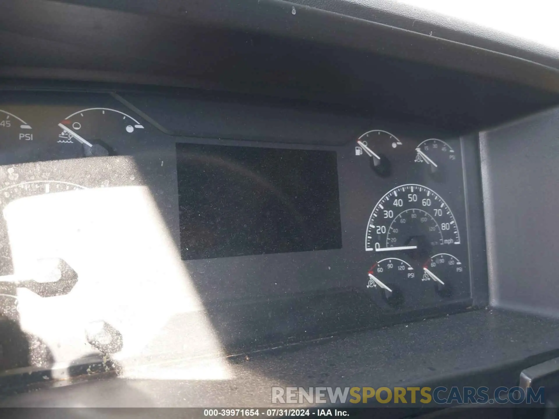 5 fotografías del automóvil dañado 4V4NC9EH1LN212594 VOLVO VNL 2020