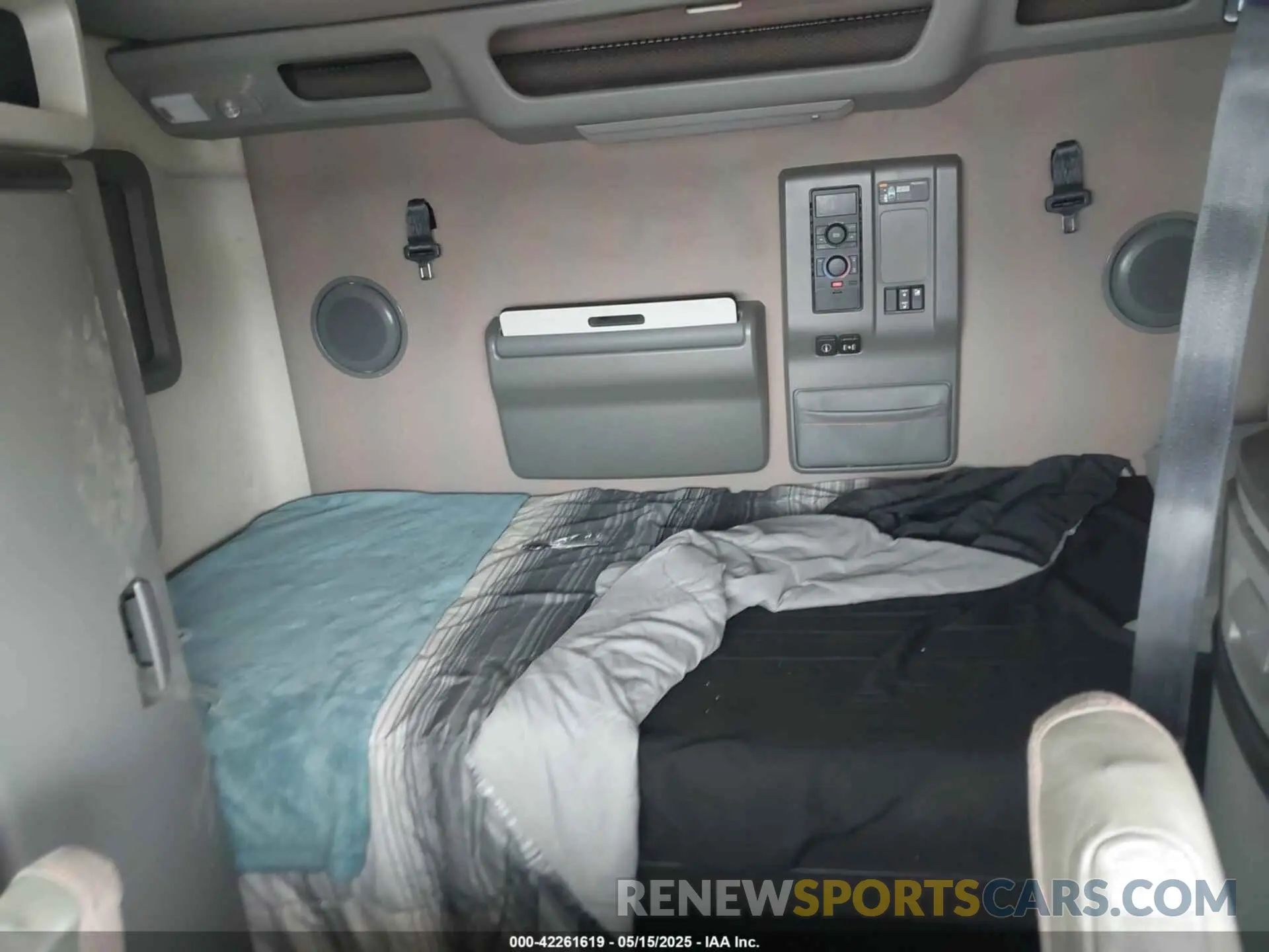 7 fotografías del automóvil dañado 4V4NC9EJ7LN240564 VOLVO VNL 2020