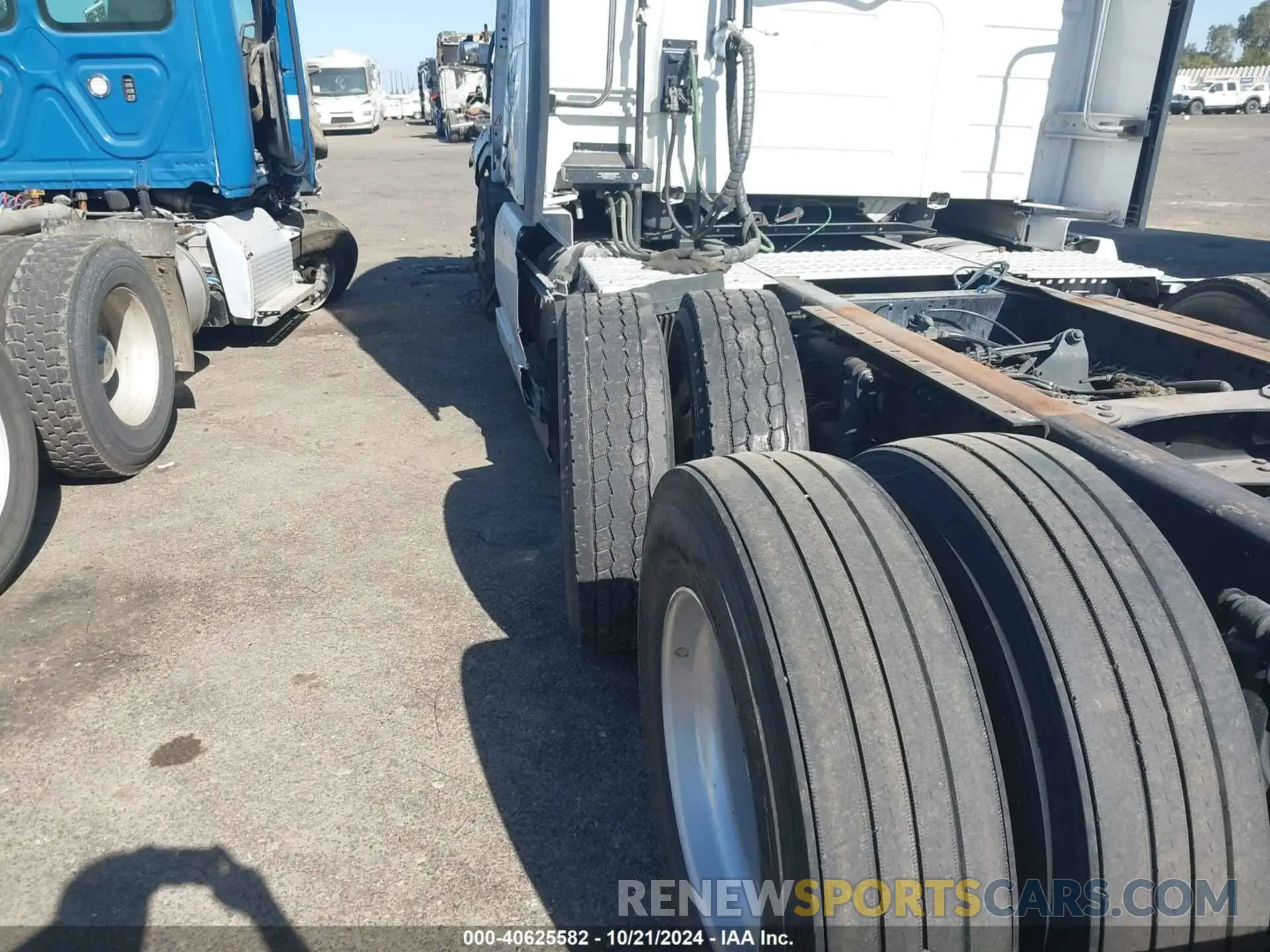 12 fotografías del automóvil dañado 4V4NC9EJ8LN249080 VOLVO VNL 2020