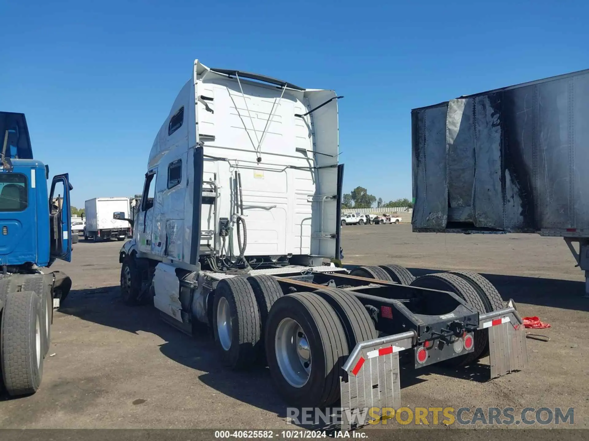 3 fotografías del automóvil dañado 4V4NC9EJ8LN249080 VOLVO VNL 2020
