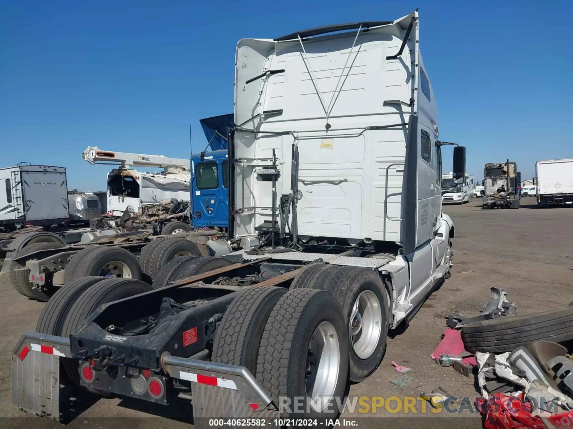 4 fotografías del automóvil dañado 4V4NC9EJ8LN249080 VOLVO VNL 2020