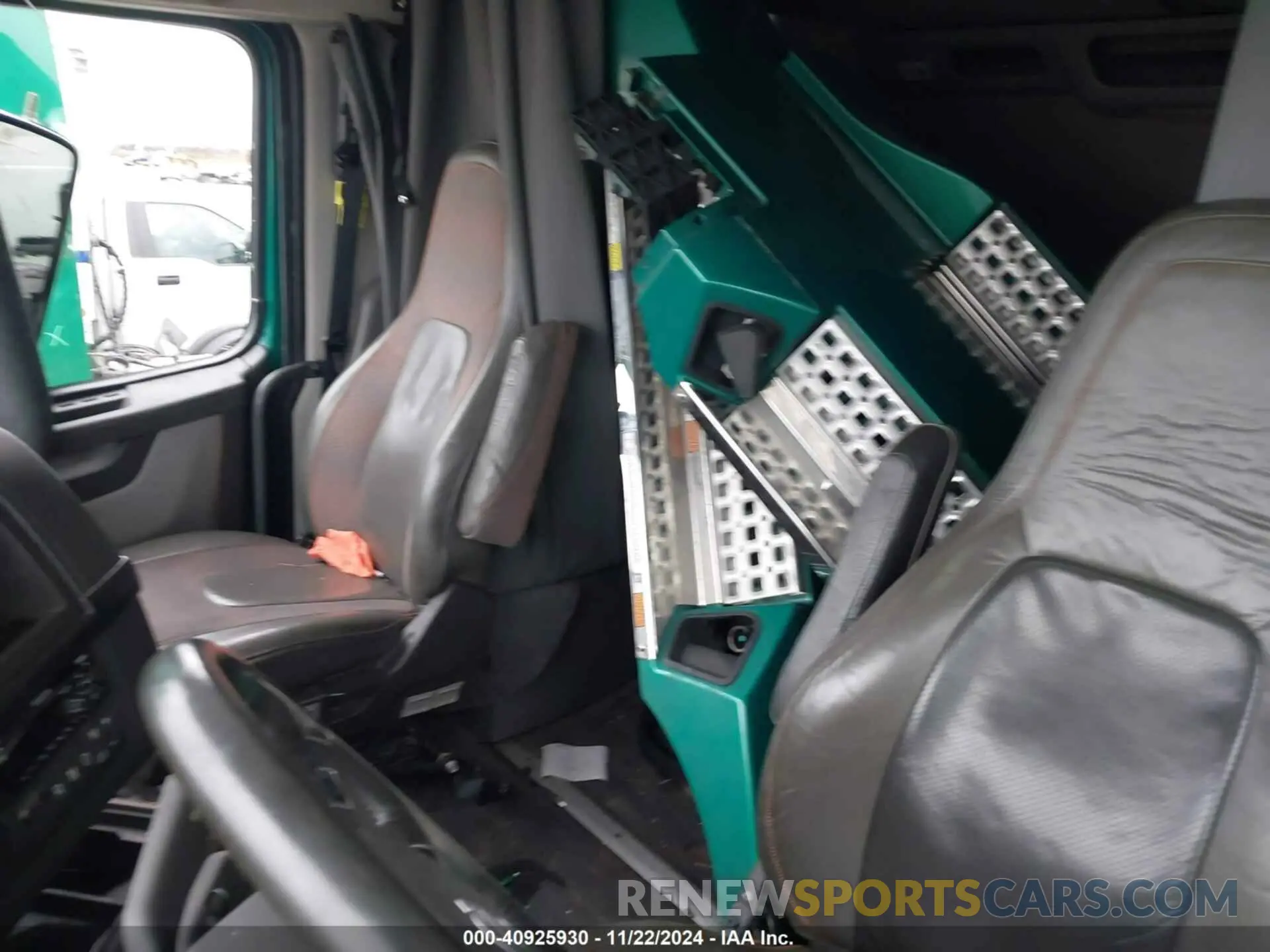 6 fotografías del automóvil dañado 4V4NC9EJ6MN284637 VOLVO VNL 2021
