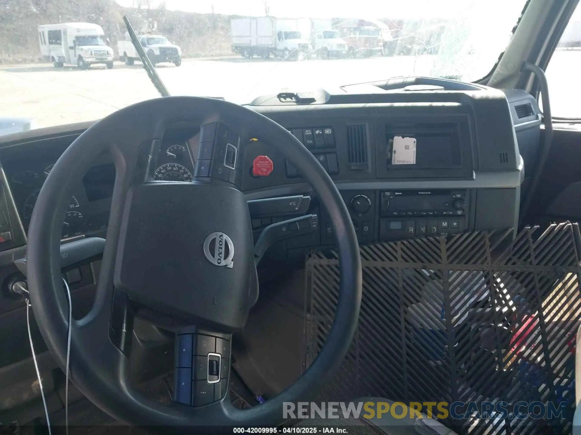 5 fotografías del automóvil dañado 4V4NC9EH0NN319512 VOLVO VNL 2022
