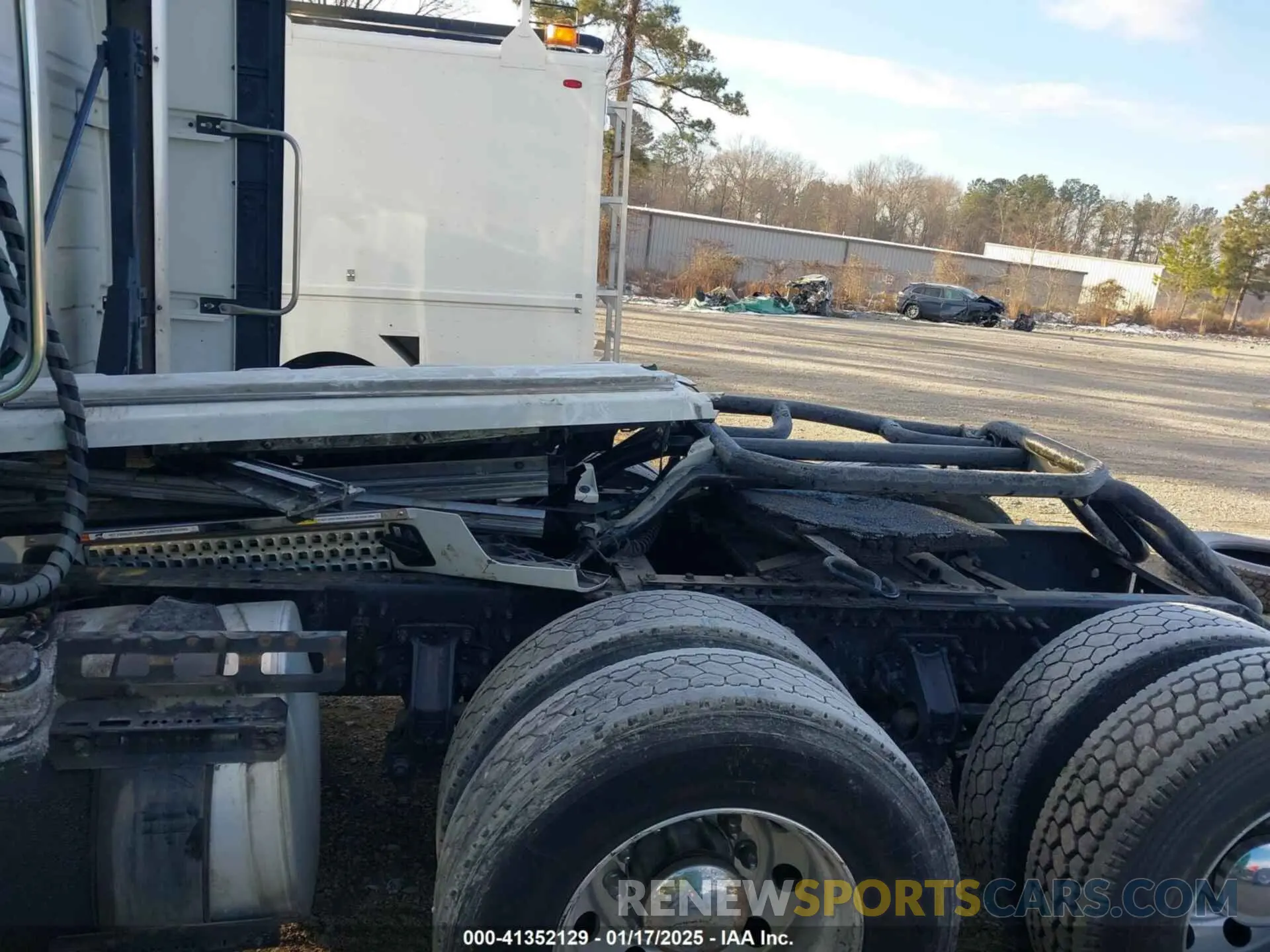 12 fotografías del automóvil dañado 4V4NC9EH4NN297840 VOLVO VNL 2022