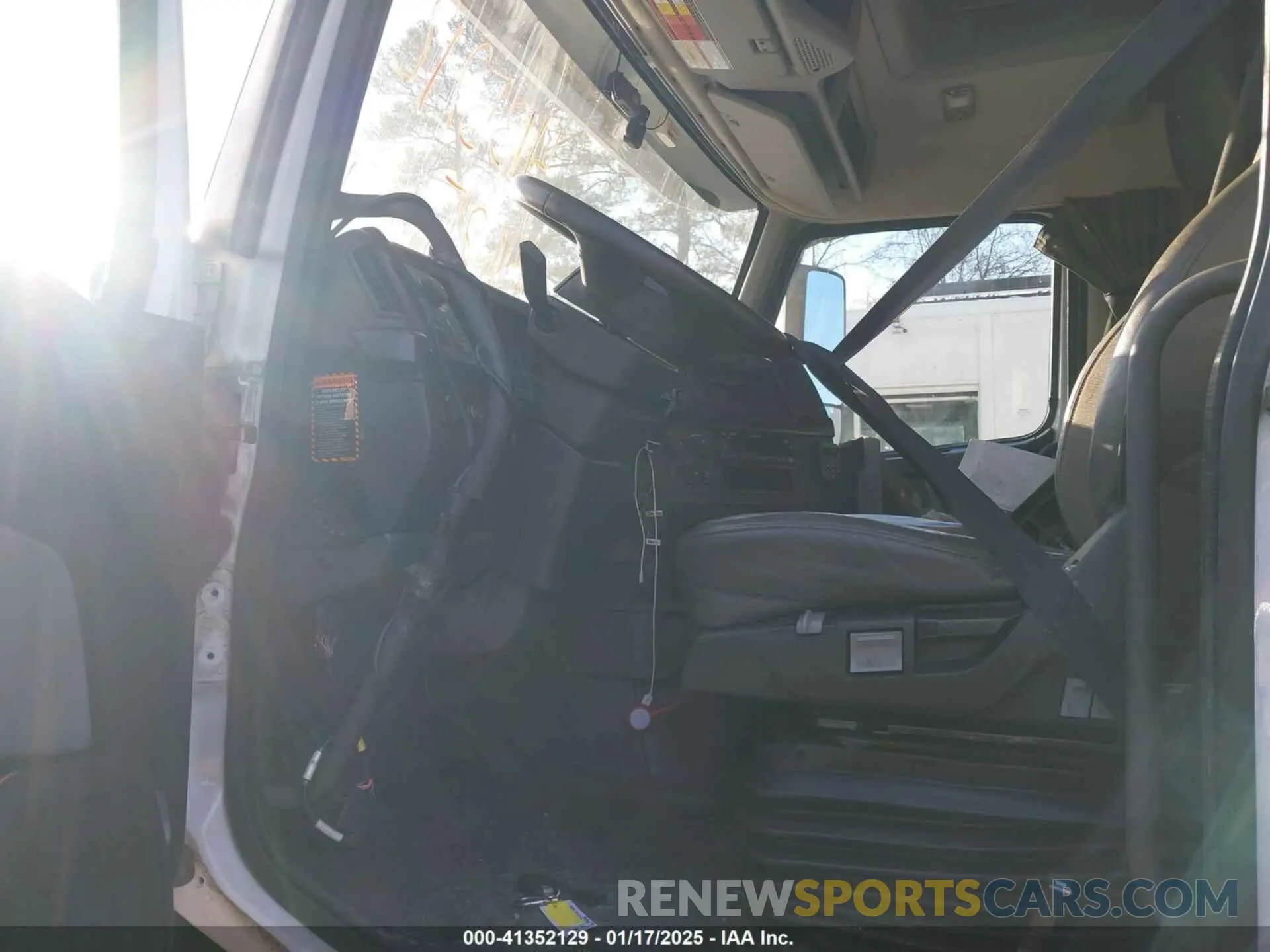 7 fotografías del automóvil dañado 4V4NC9EH4NN297840 VOLVO VNL 2022
