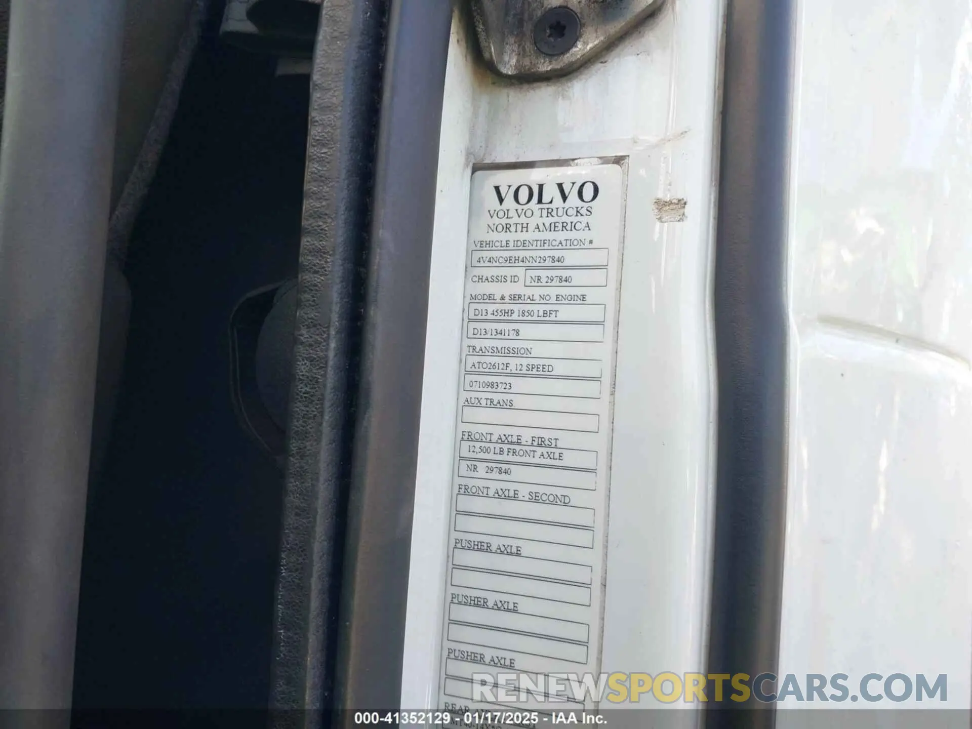 8 fotografías del automóvil dañado 4V4NC9EH4NN297840 VOLVO VNL 2022