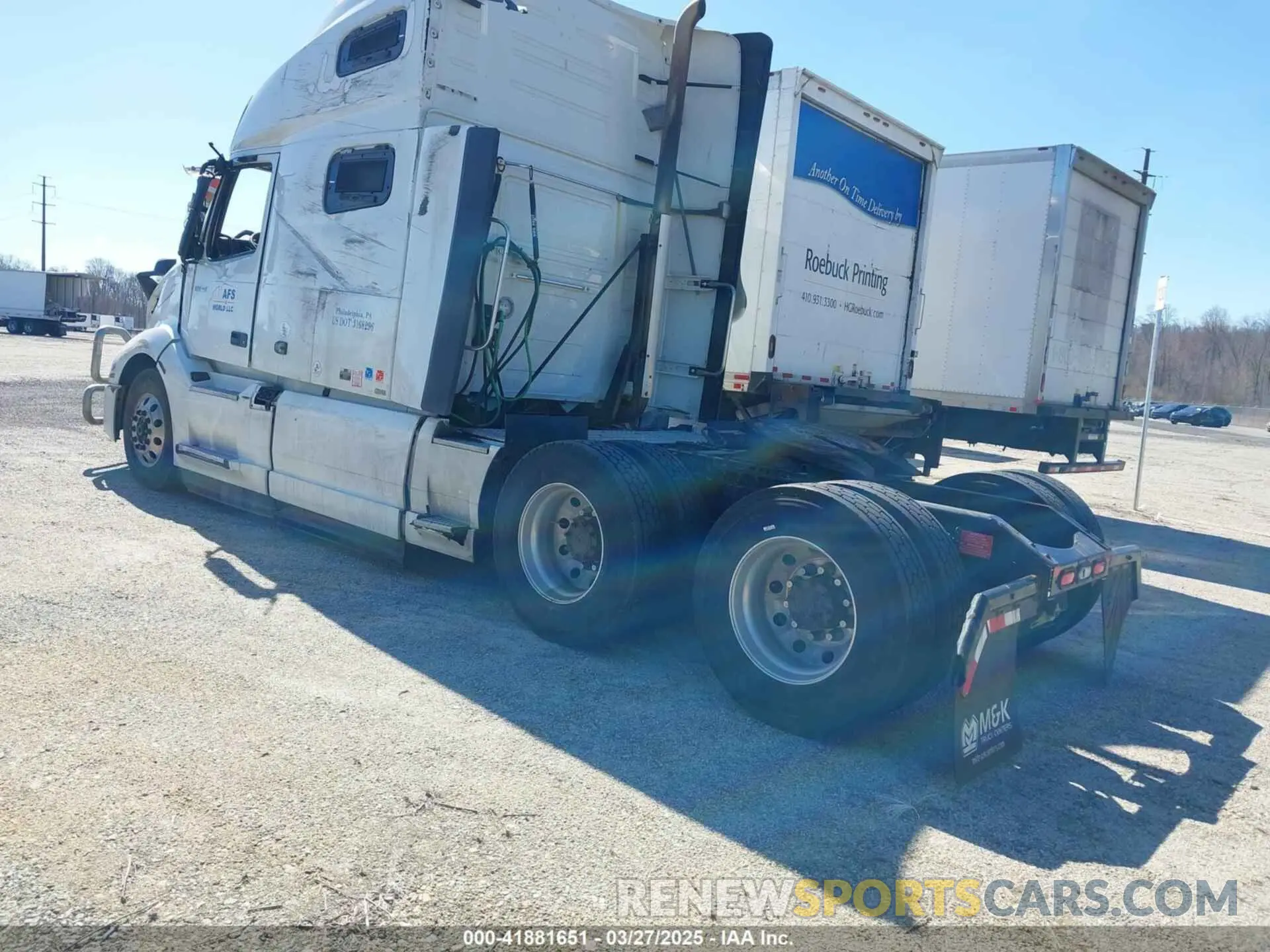 3 fotografías del automóvil dañado 4V4NC9EH1PN615884 VOLVO VNL 2023
