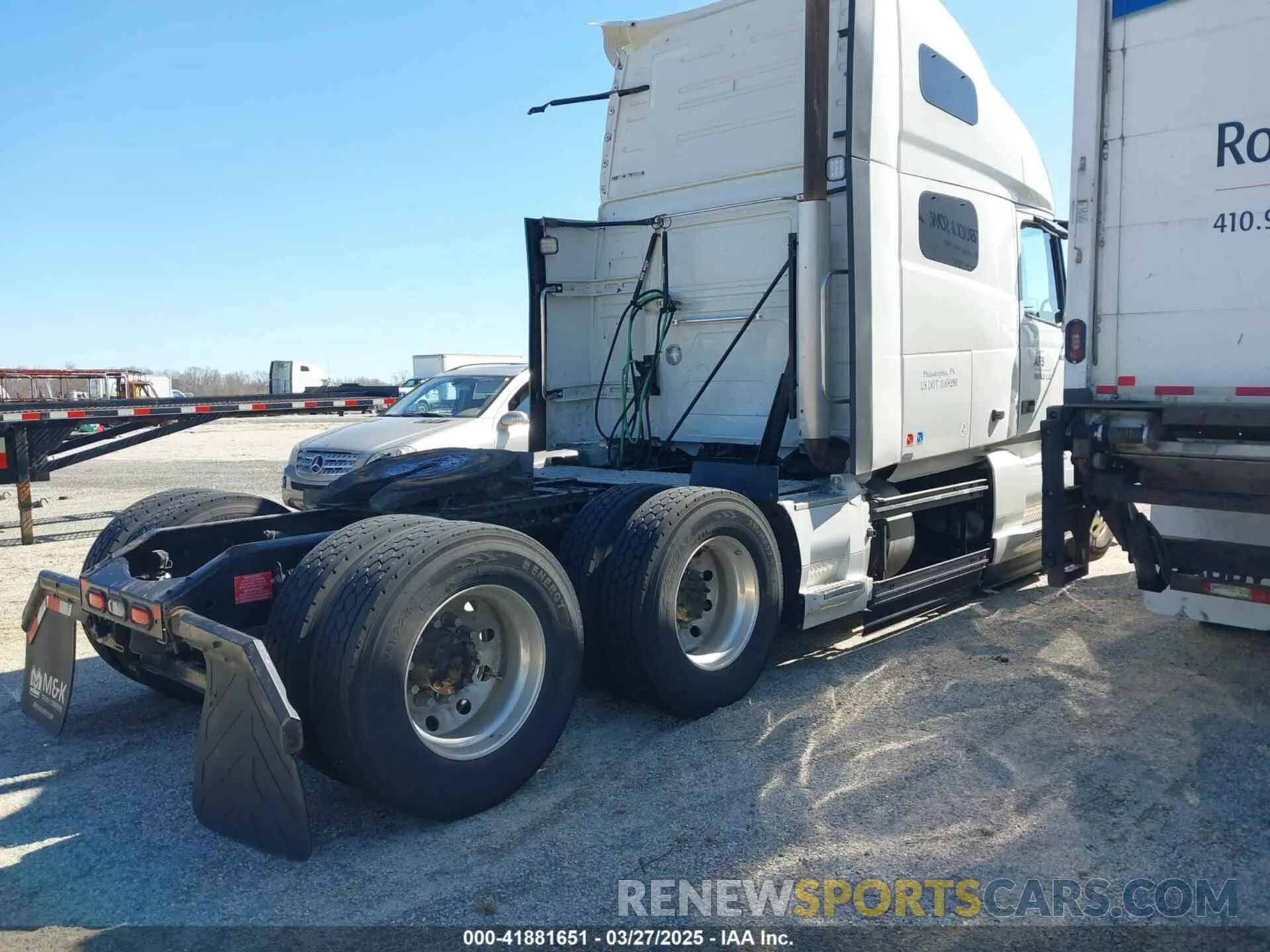 4 fotografías del automóvil dañado 4V4NC9EH1PN615884 VOLVO VNL 2023