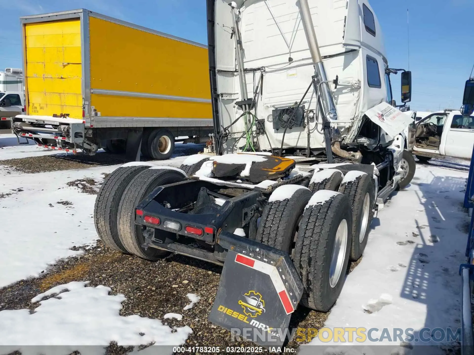 4 fotografías del automóvil dañado 4V4NC9EH2PN315710 VOLVO VNL 2023