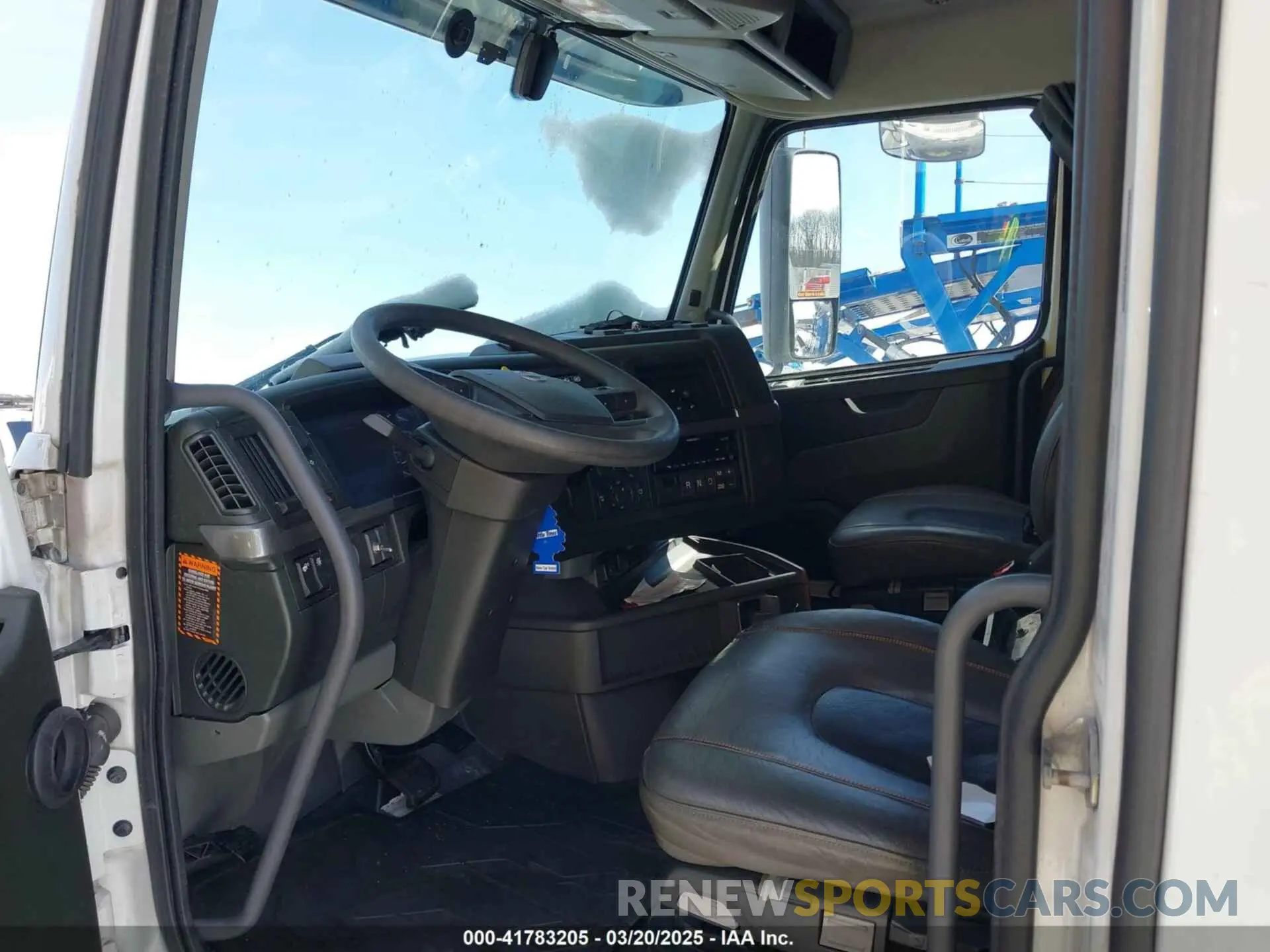 7 fotografías del automóvil dañado 4V4NC9EH2PN315710 VOLVO VNL 2023