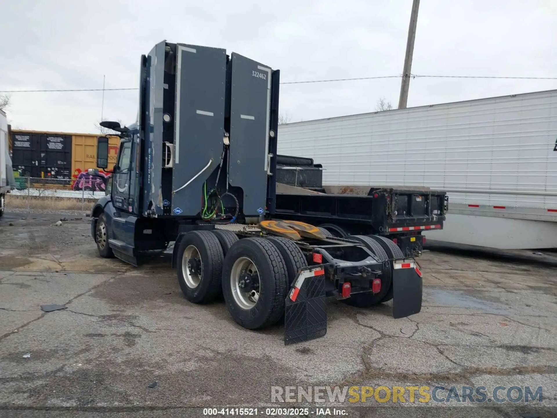 3 fotografías del automóvil dañado 4V4NC9UG5PN335569 VOLVO VNL 2023