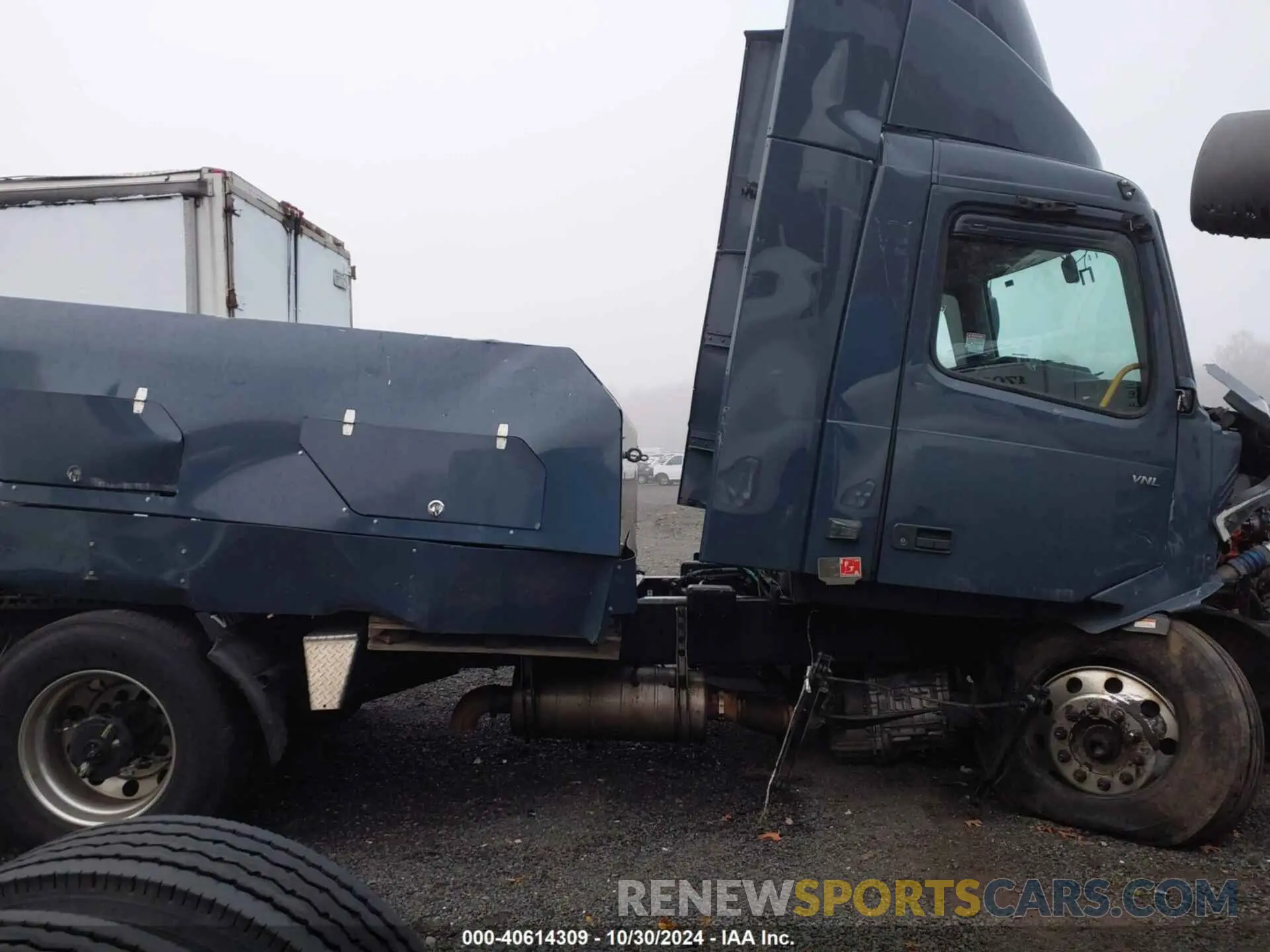 17 fotografías del automóvil dañado 4V4NC9UGXPN335616 VOLVO VNL 2023