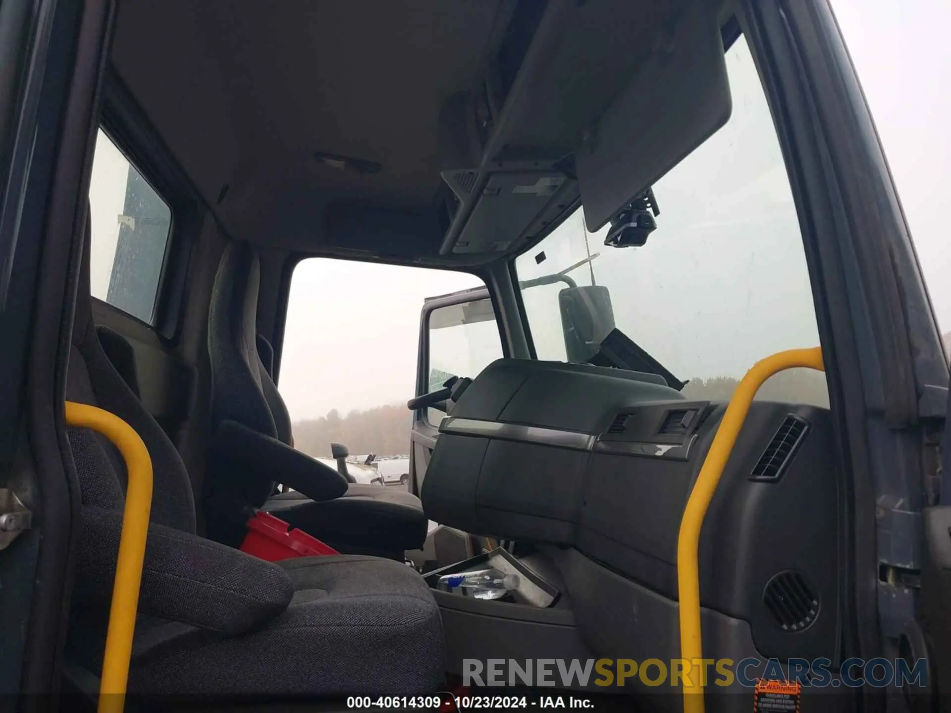 6 fotografías del automóvil dañado 4V4NC9UGXPN335616 VOLVO VNL 2023