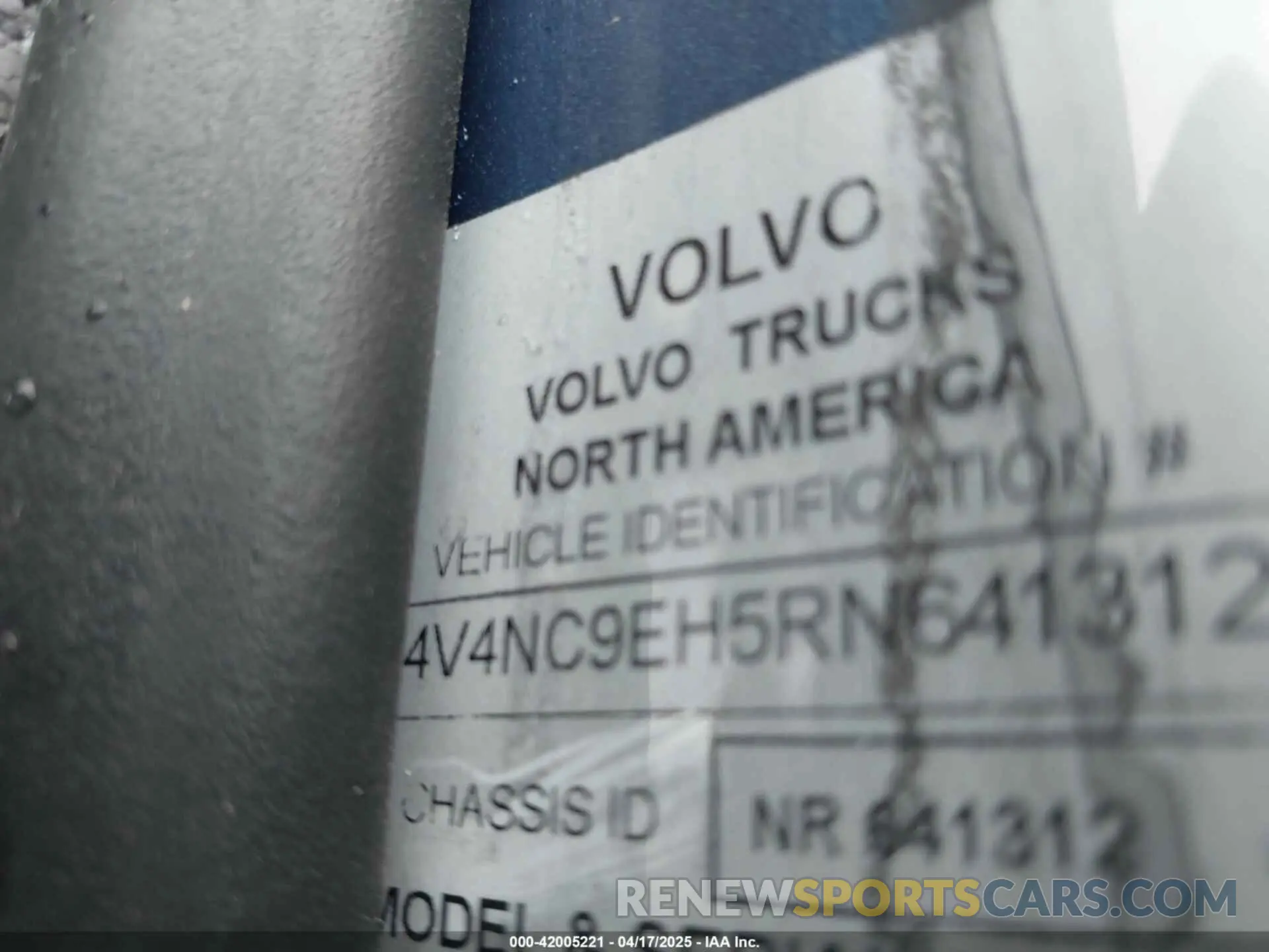 9 fotografías del automóvil dañado 4V4NC9EH5RN641312 VOLVO VNL 2024