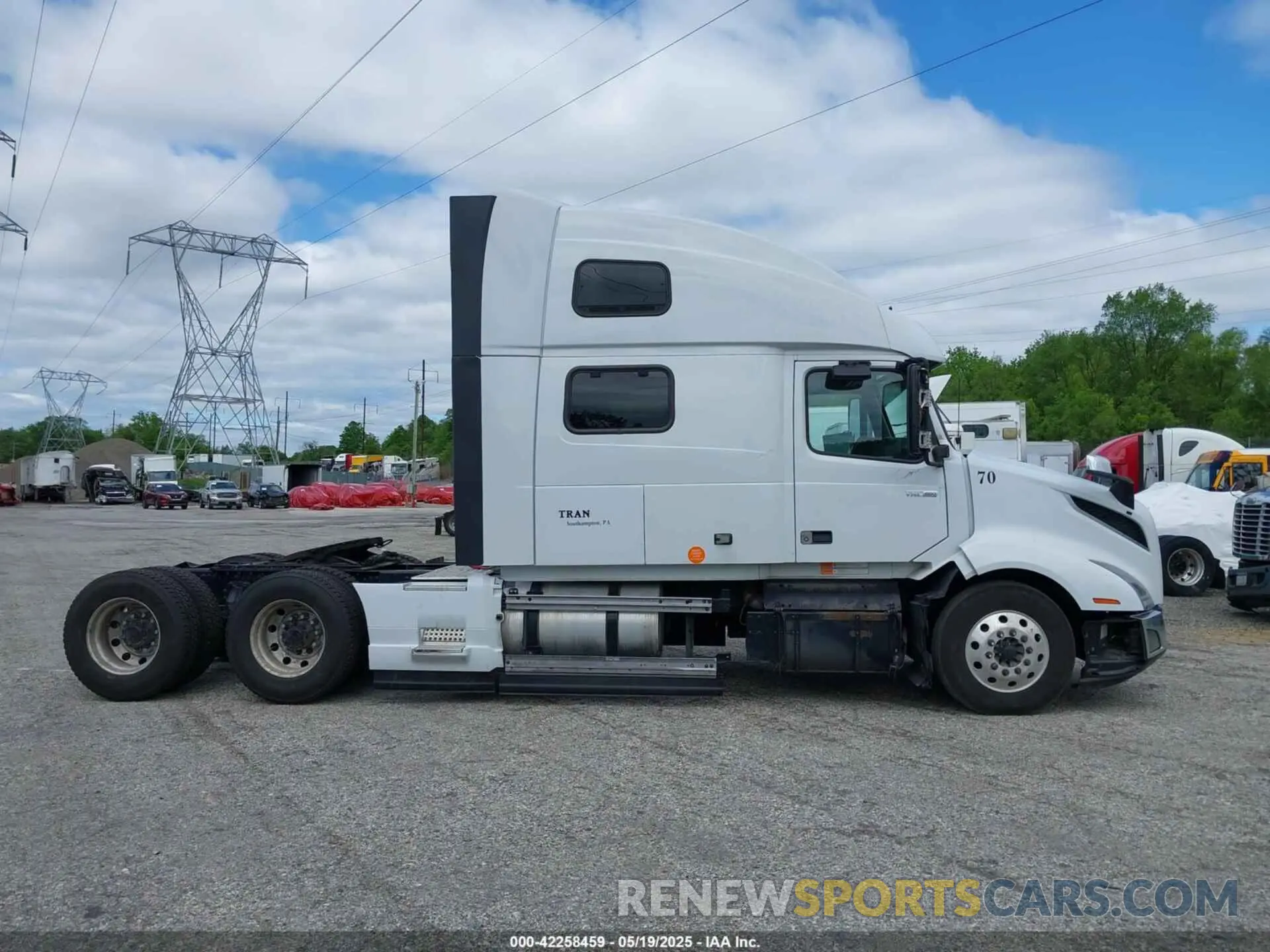 17 fotografías del automóvil dañado 4V4NC9EJXRN640546 VOLVO VNL 2024