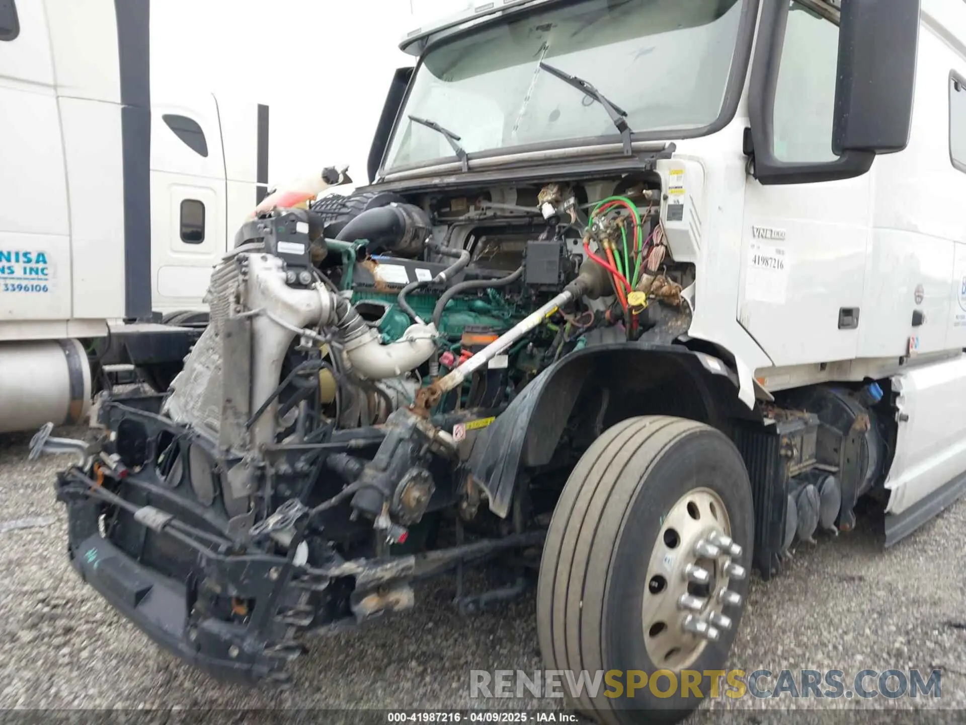 14 fotografías del automóvil dañado 4V4NC9EH0SN669881 VOLVO VNL 2025