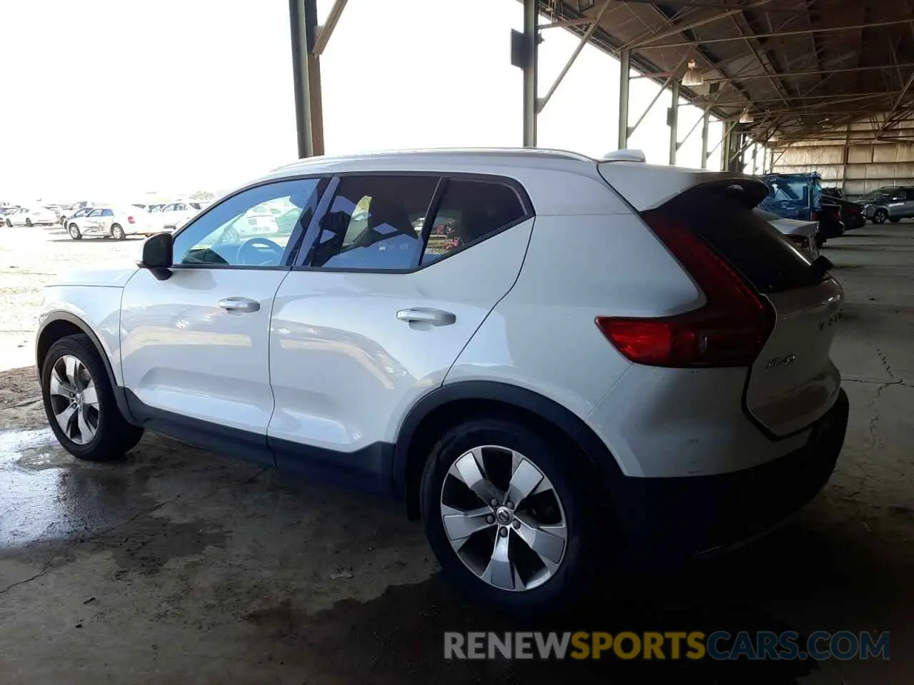 2 fotografías del automóvil dañado YV4162UK0K2045485 VOLVO XC40 2019
