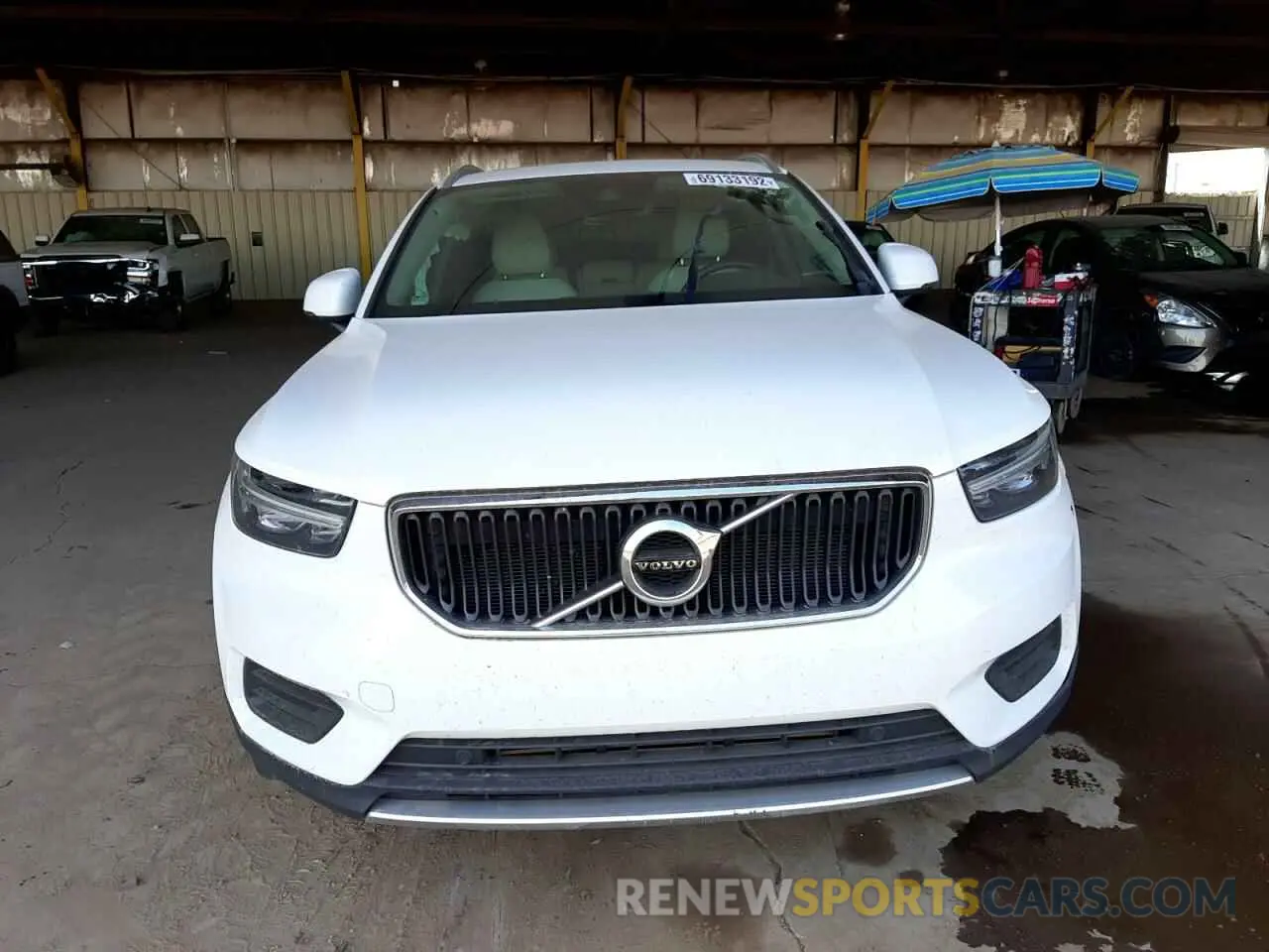 5 fotografías del automóvil dañado YV4162UK0K2045485 VOLVO XC40 2019