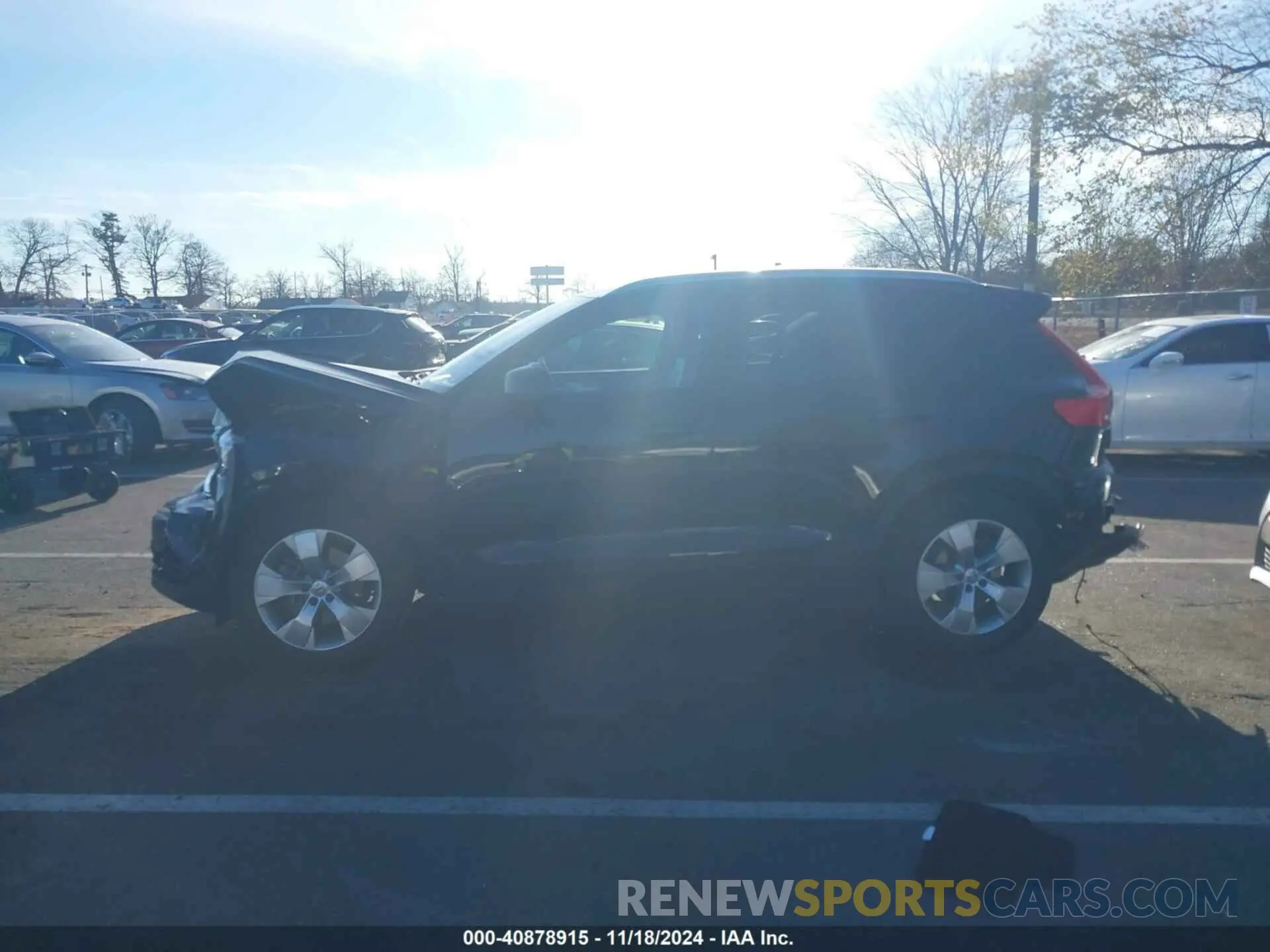 14 fotografías del automóvil dañado YV4162UK0K2050010 VOLVO XC40 2019