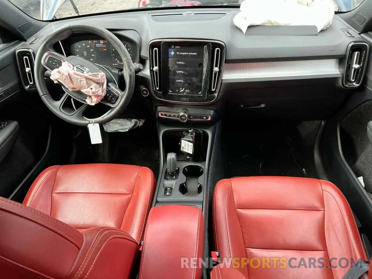 8 fotografías del automóvil dañado YV4162UK0K2125045 VOLVO XC40 2019