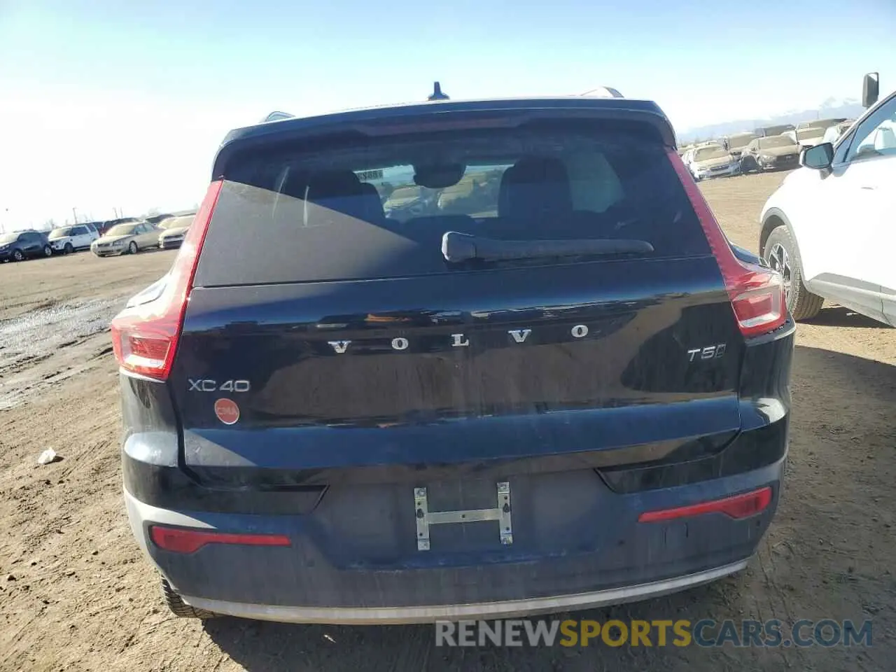 6 fotografías del automóvil dañado YV4162UK0K2131587 VOLVO XC40 2019