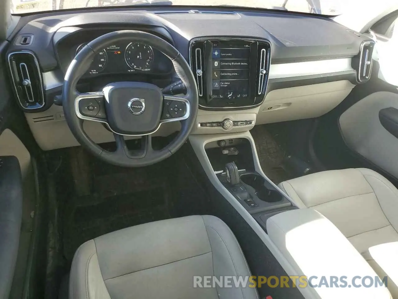 8 fotografías del automóvil dañado YV4162UK0K2131587 VOLVO XC40 2019