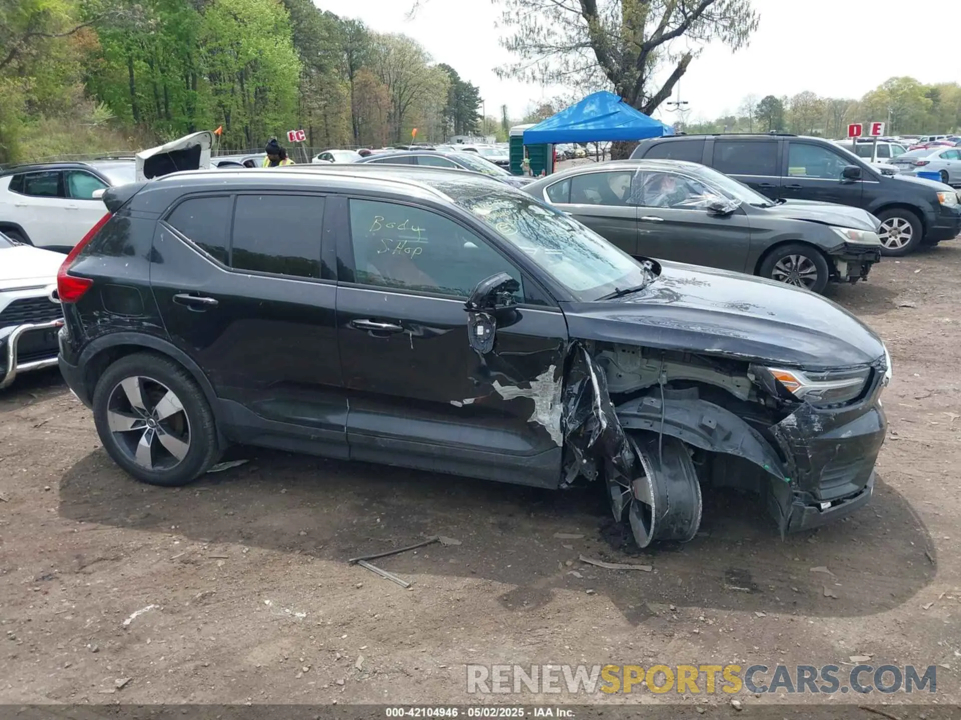 13 fotografías del automóvil dañado YV4162UK1K2052266 VOLVO XC40 2019