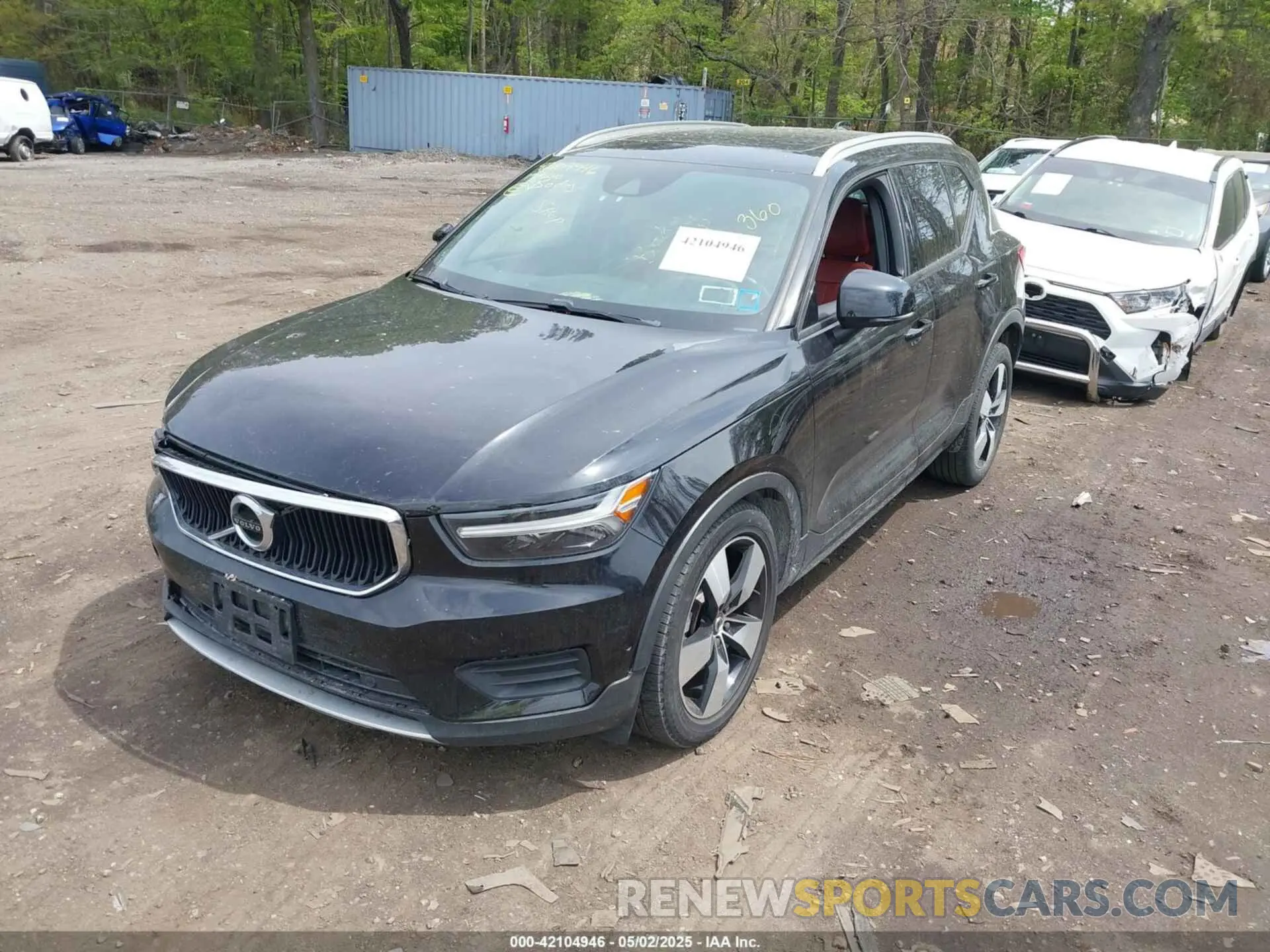 2 fotografías del automóvil dañado YV4162UK1K2052266 VOLVO XC40 2019