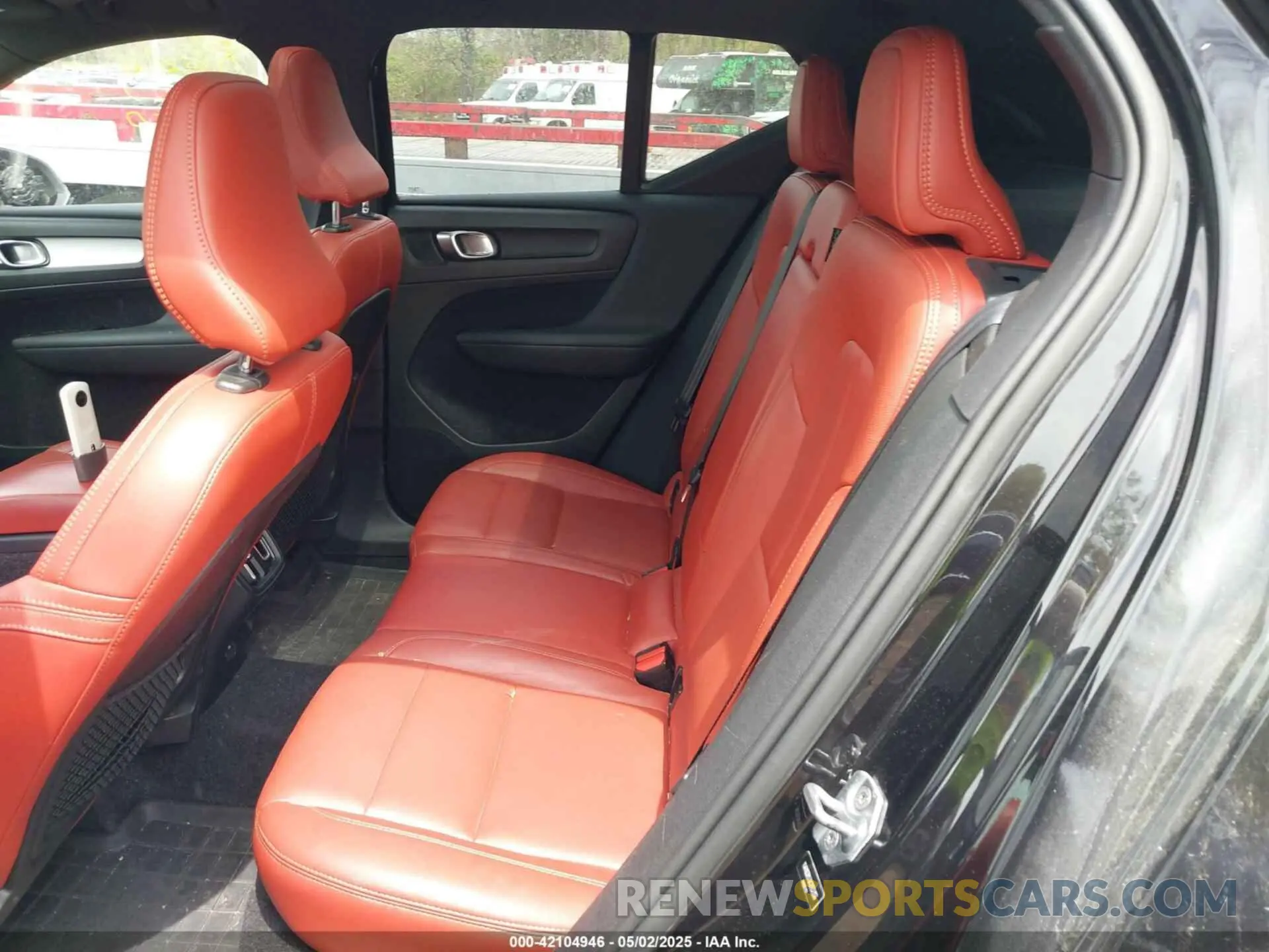 8 fotografías del automóvil dañado YV4162UK1K2052266 VOLVO XC40 2019