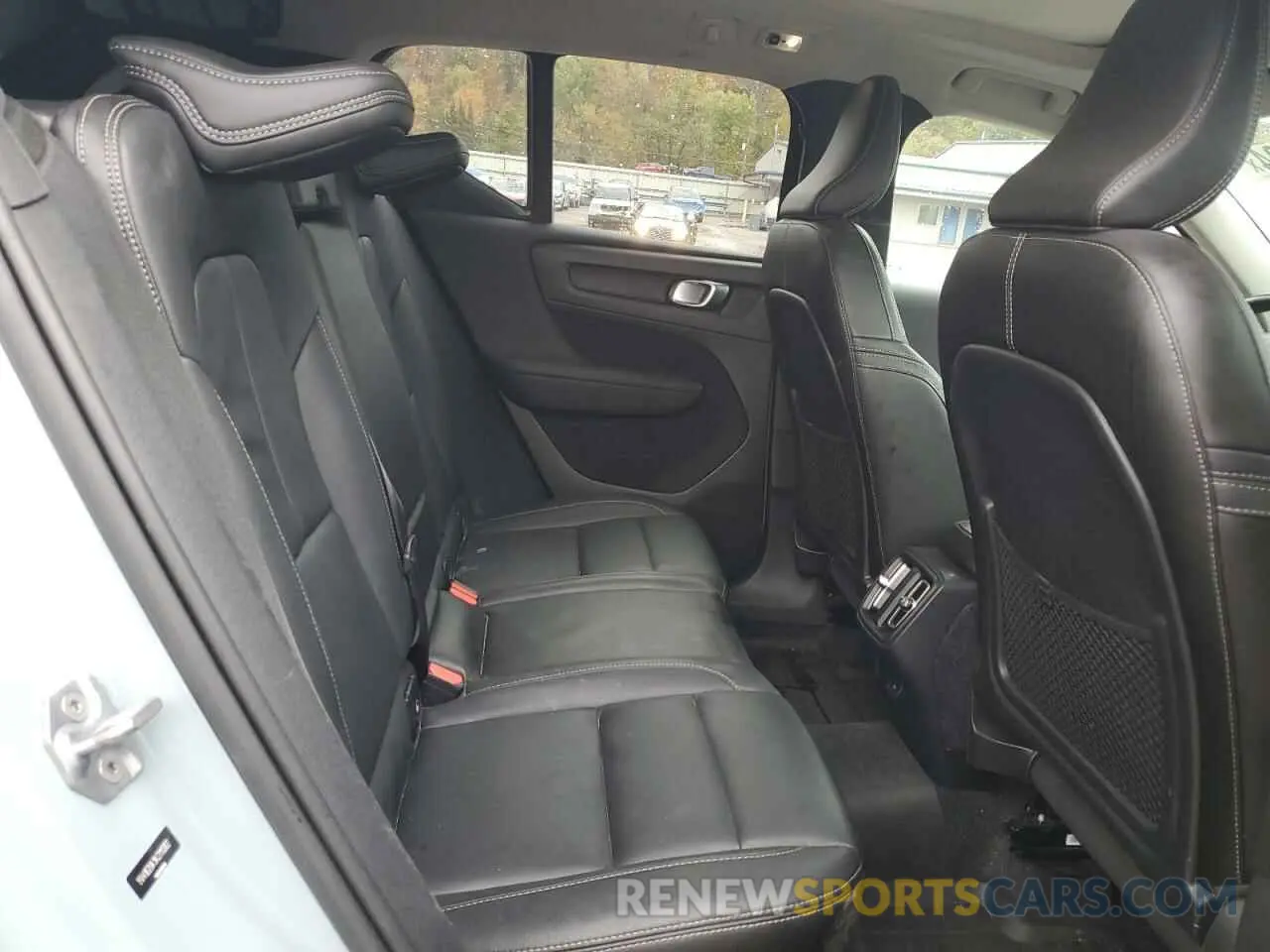11 fotografías del automóvil dañado YV4162UK1K2111302 VOLVO XC40 2019