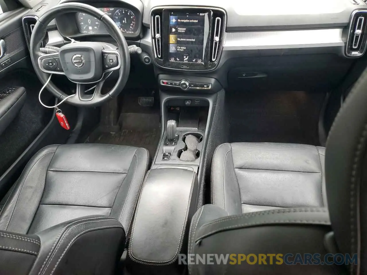 8 fotografías del automóvil dañado YV4162UK1K2111302 VOLVO XC40 2019