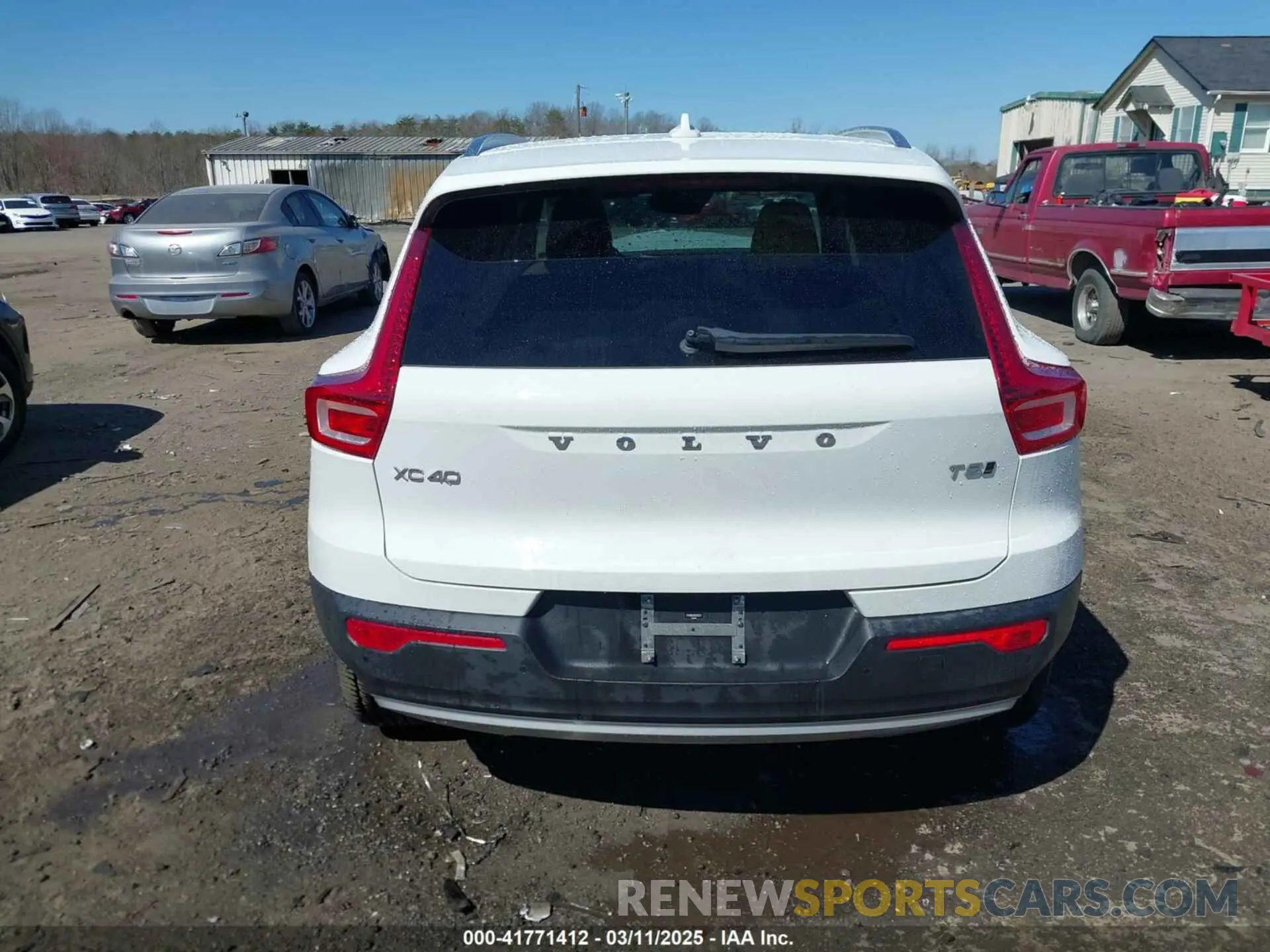 17 fotografías del automóvil dañado YV4162UK1K2152173 VOLVO XC40 2019