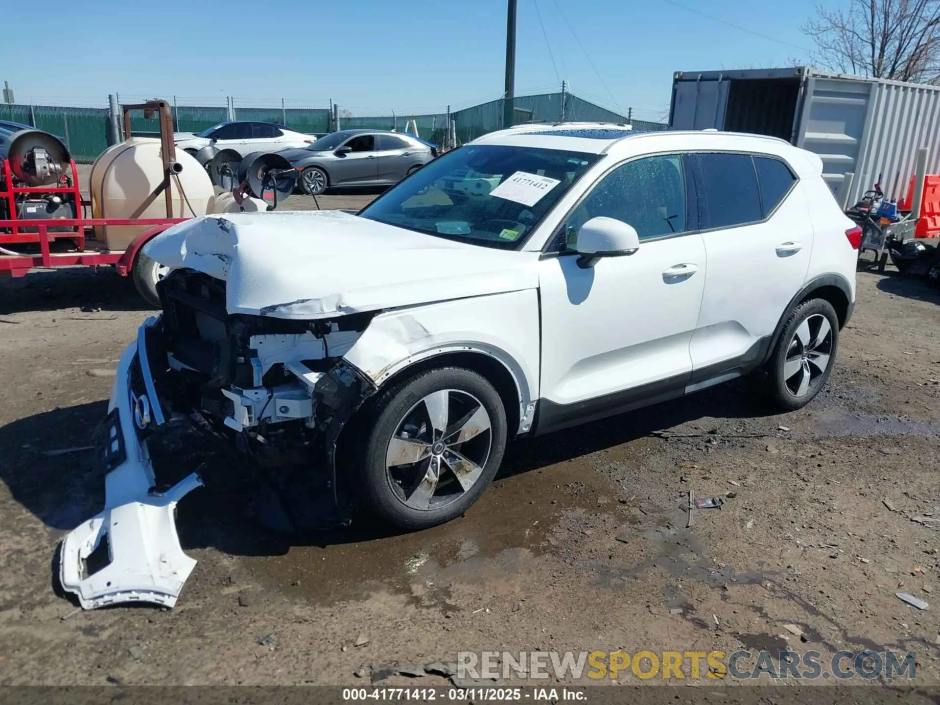 2 fotografías del automóvil dañado YV4162UK1K2152173 VOLVO XC40 2019