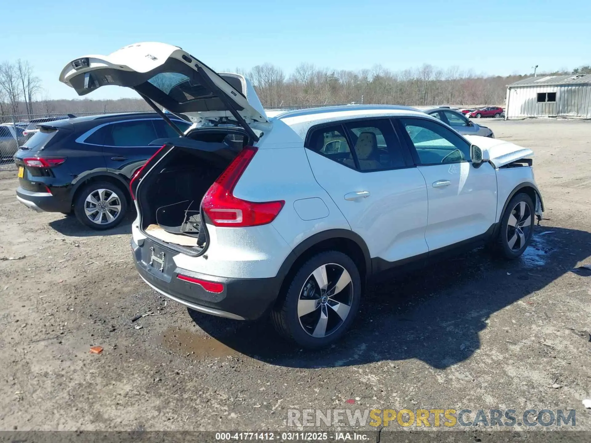 4 fotografías del automóvil dañado YV4162UK1K2152173 VOLVO XC40 2019