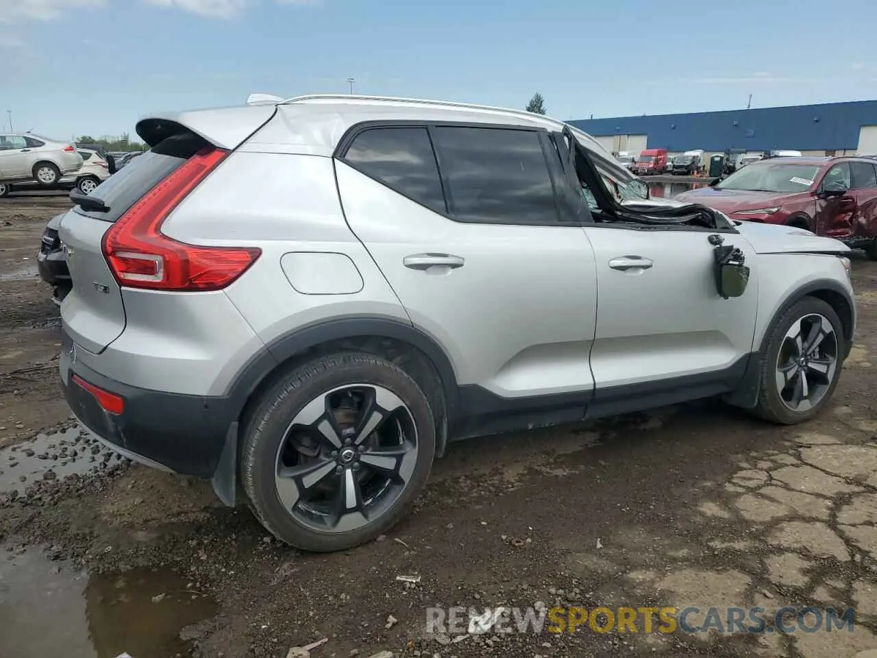 3 fotografías del automóvil dañado YV4162UK3K2052284 VOLVO XC40 2019