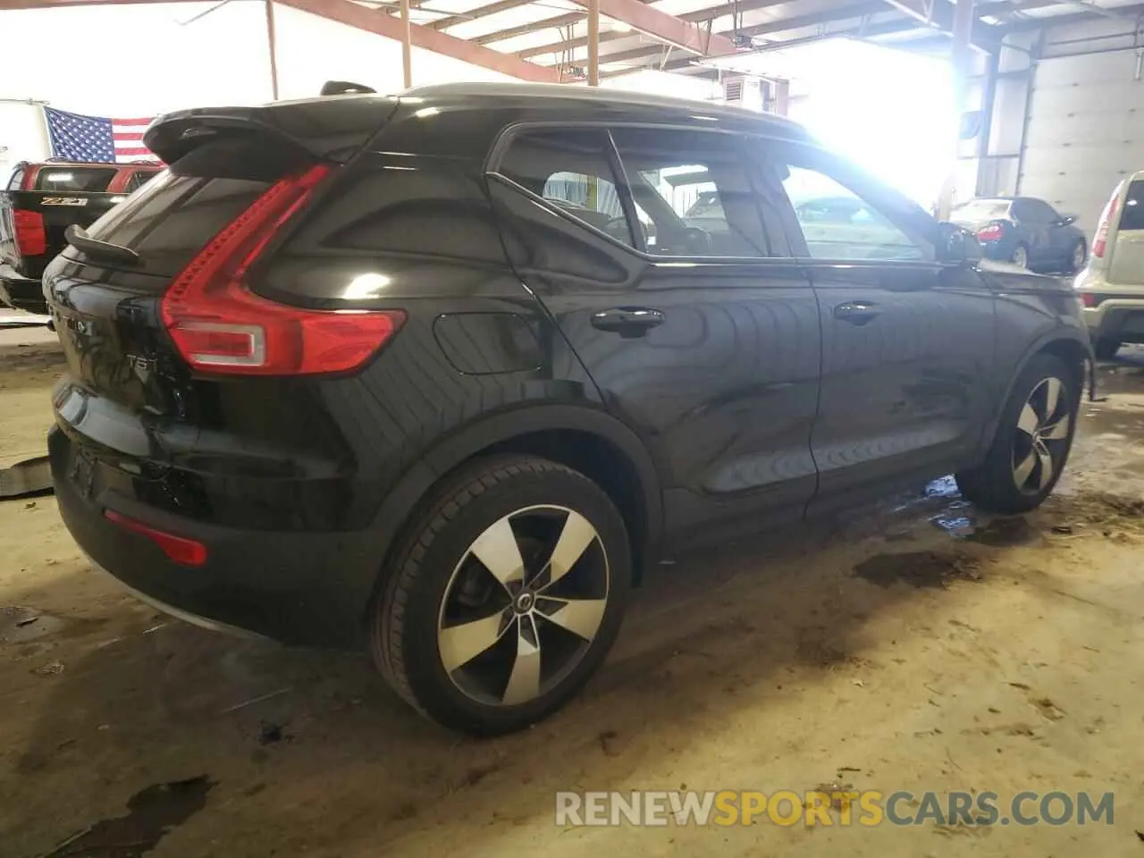 3 fotografías del automóvil dañado YV4162UK3K2060756 VOLVO XC40 2019
