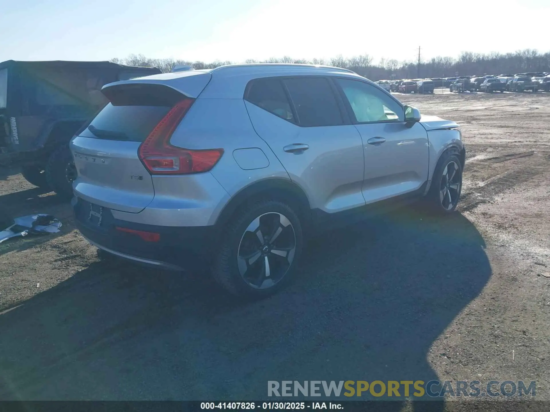 4 fotografías del automóvil dañado YV4162UK5K2052092 VOLVO XC40 2019