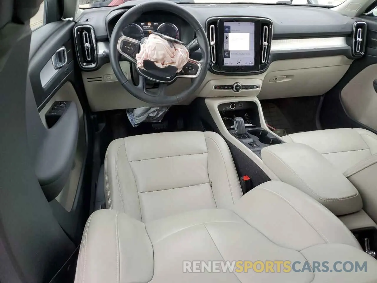 8 fotografías del automóvil dañado YV4162UK5K2123145 VOLVO XC40 2019