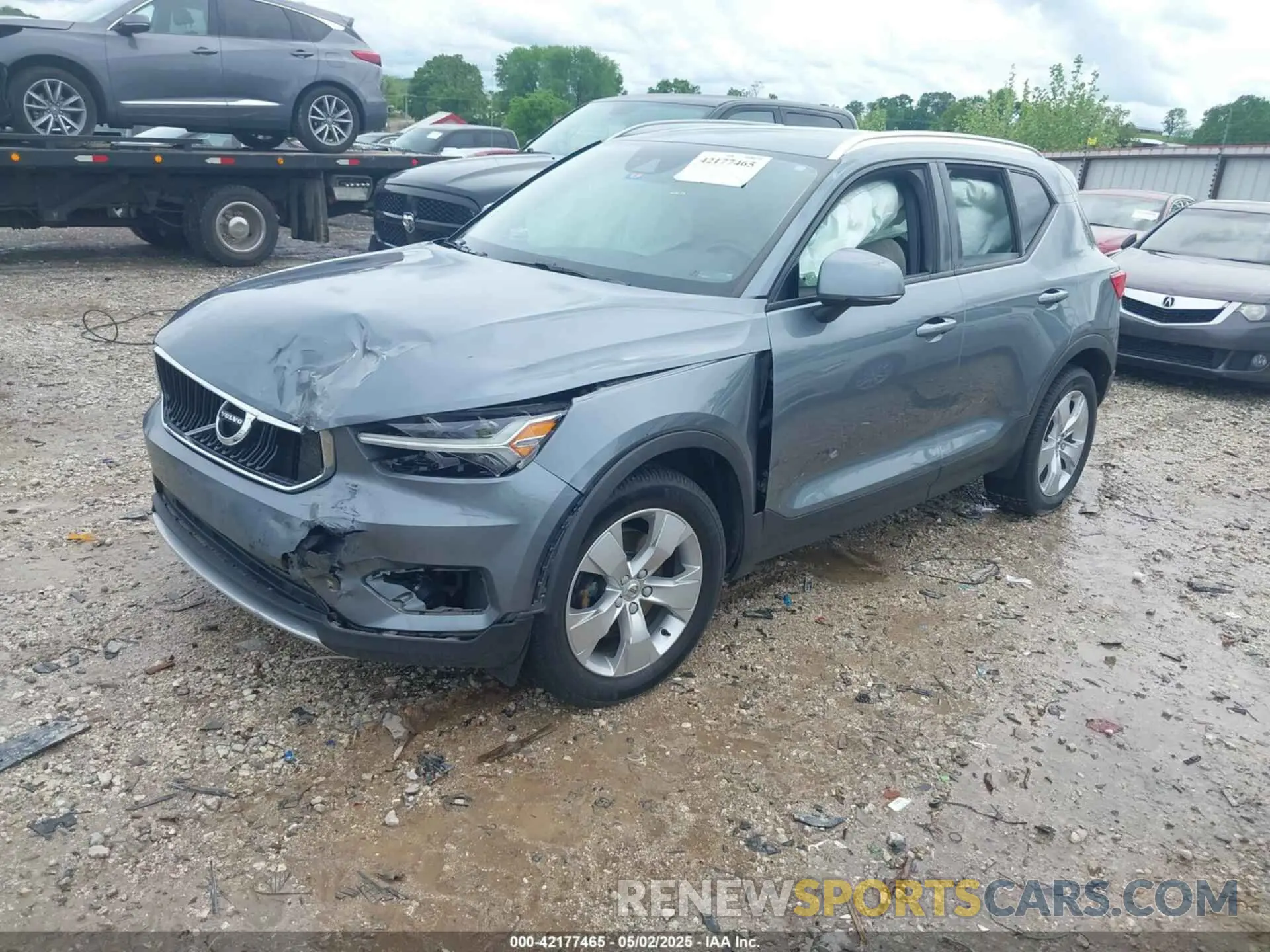 2 fotografías del automóvil dañado YV4162UK7K2075731 VOLVO XC40 2019