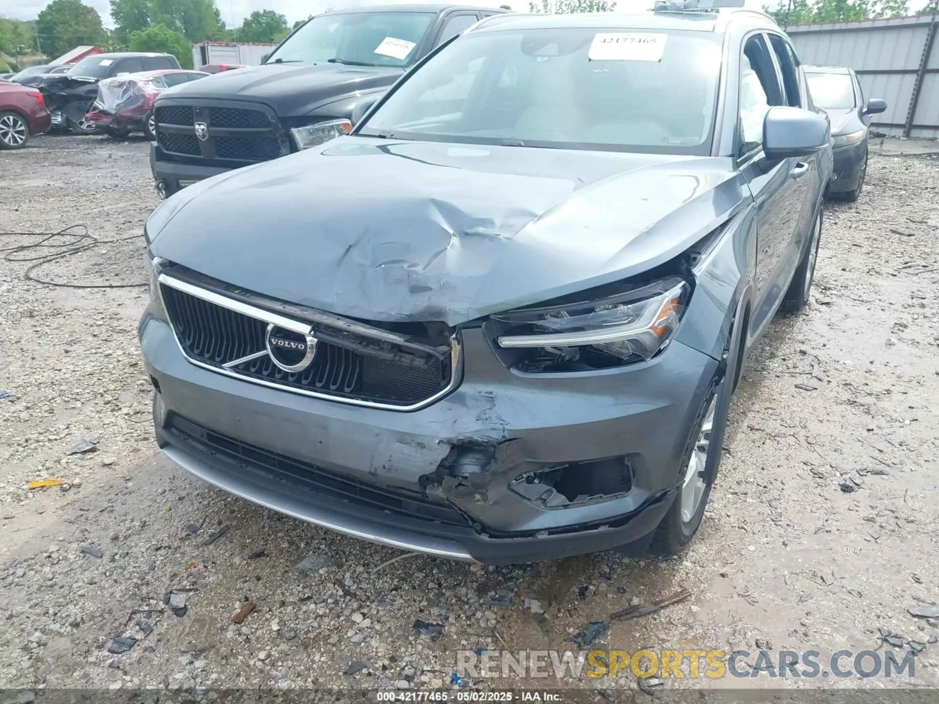 6 fotografías del automóvil dañado YV4162UK7K2075731 VOLVO XC40 2019