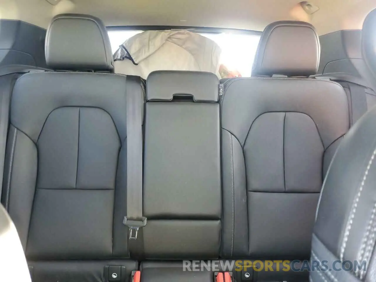 10 fotografías del automóvil dañado YV4162UK8K2058355 VOLVO XC40 2019